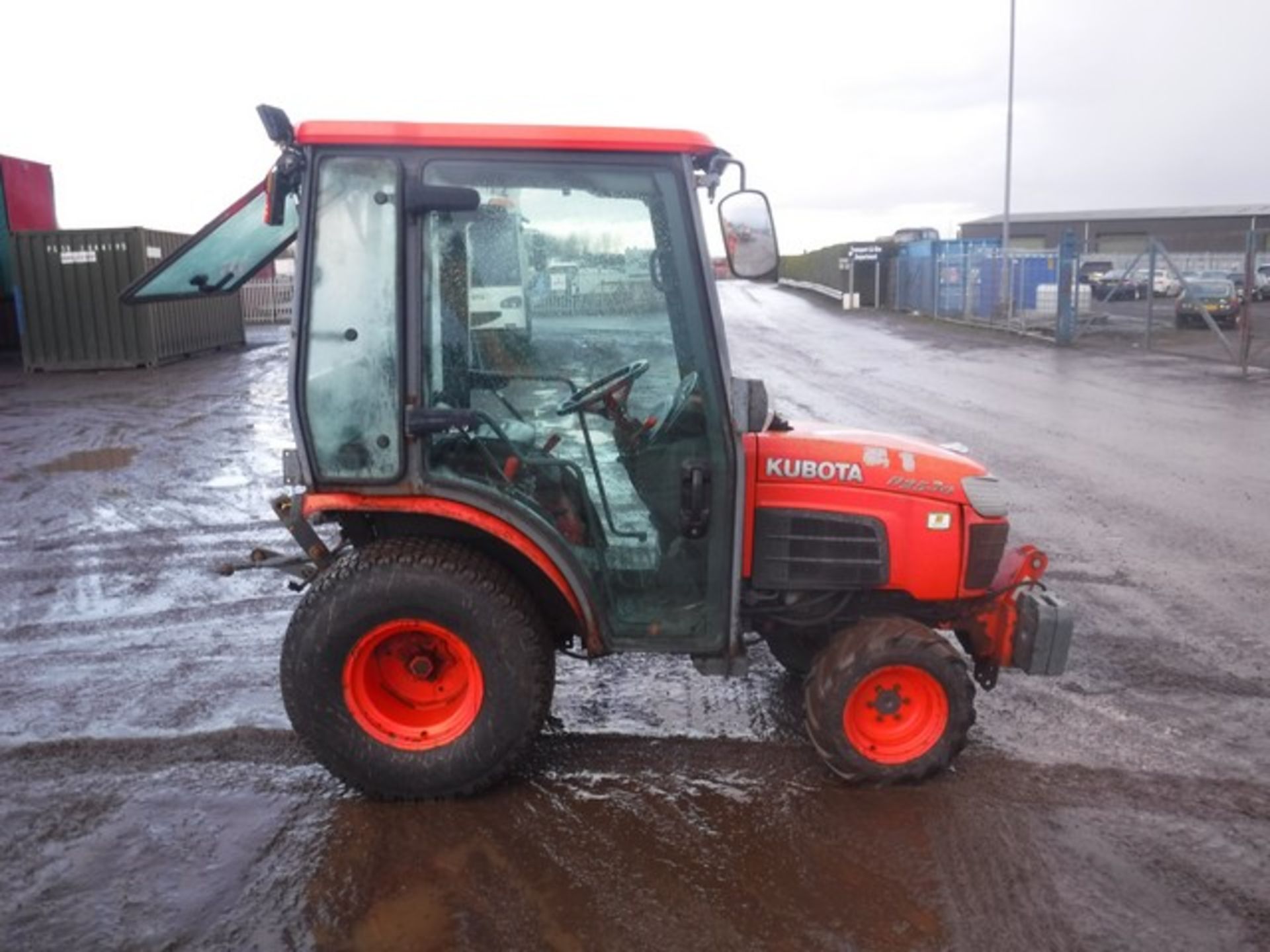 KUBOTA B2530 tractor SN B2530D31832 - 589 hrs (not verified) - Image 3 of 7