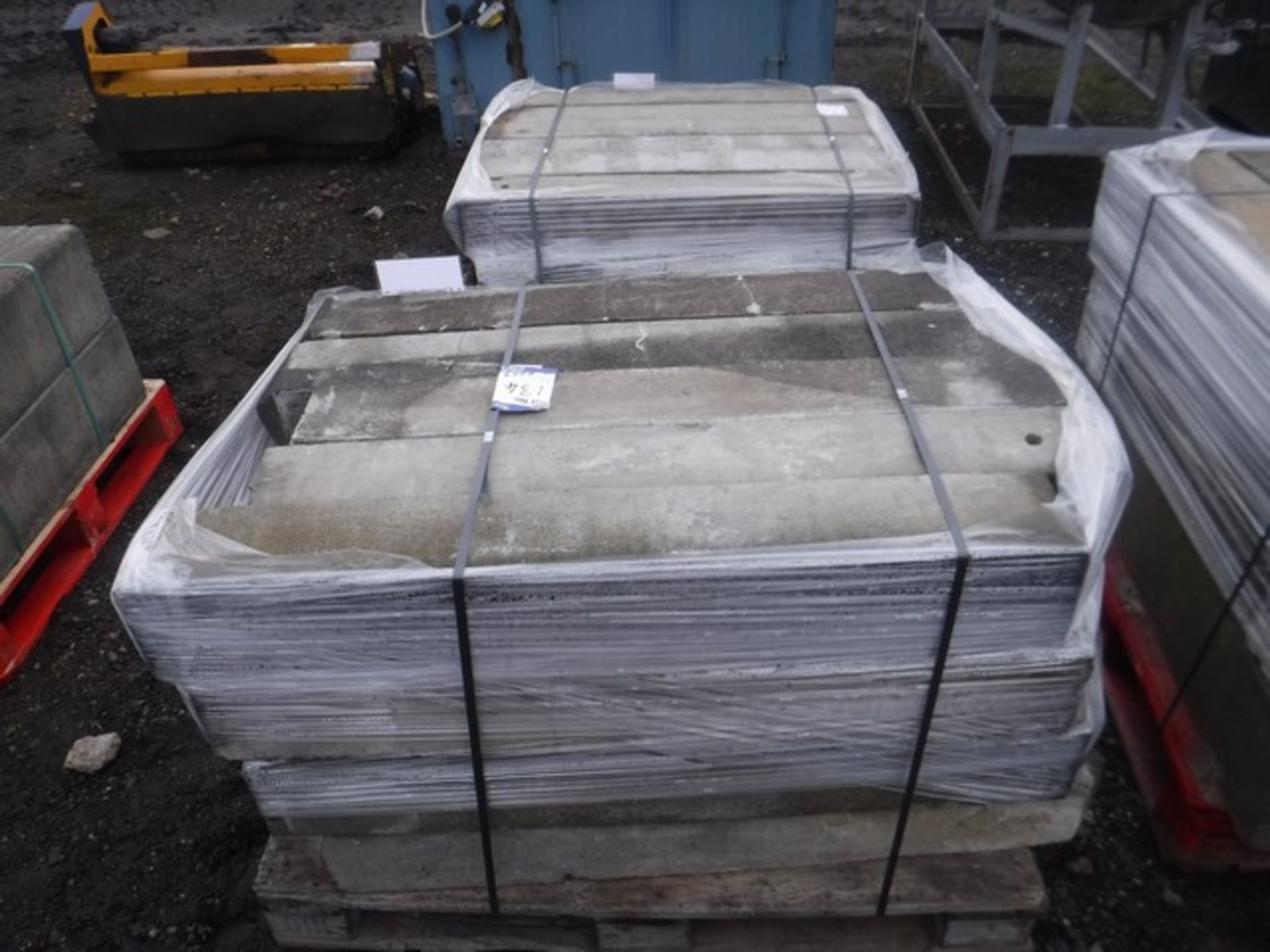 Concrete posts 160x1200 2 pallets