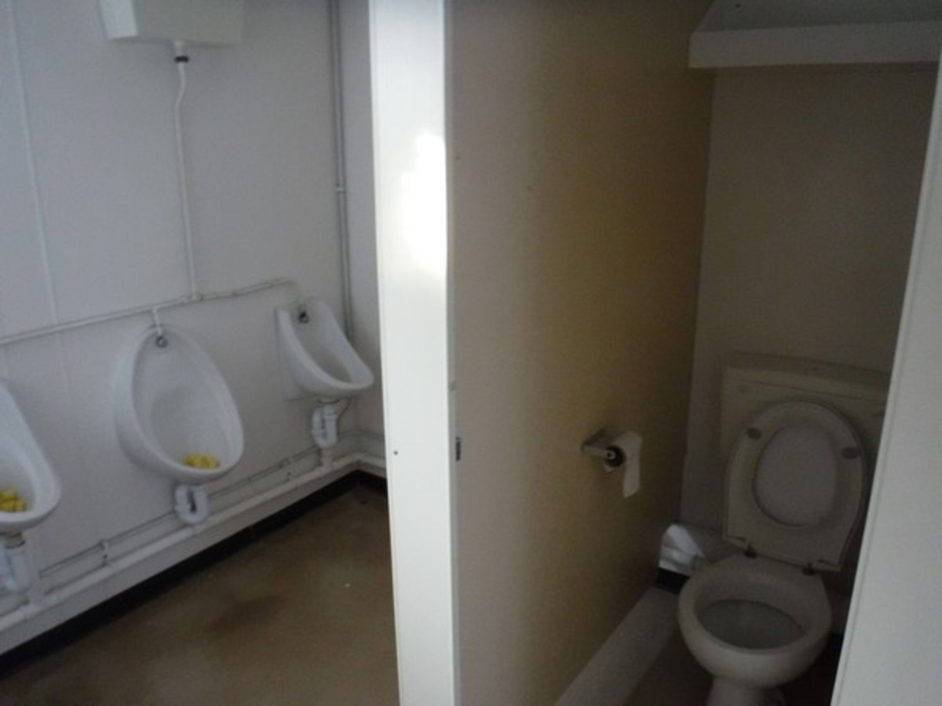 16' x 9' JACKLEG male & female toilet cabin. Keys in office. - Image 7 of 8