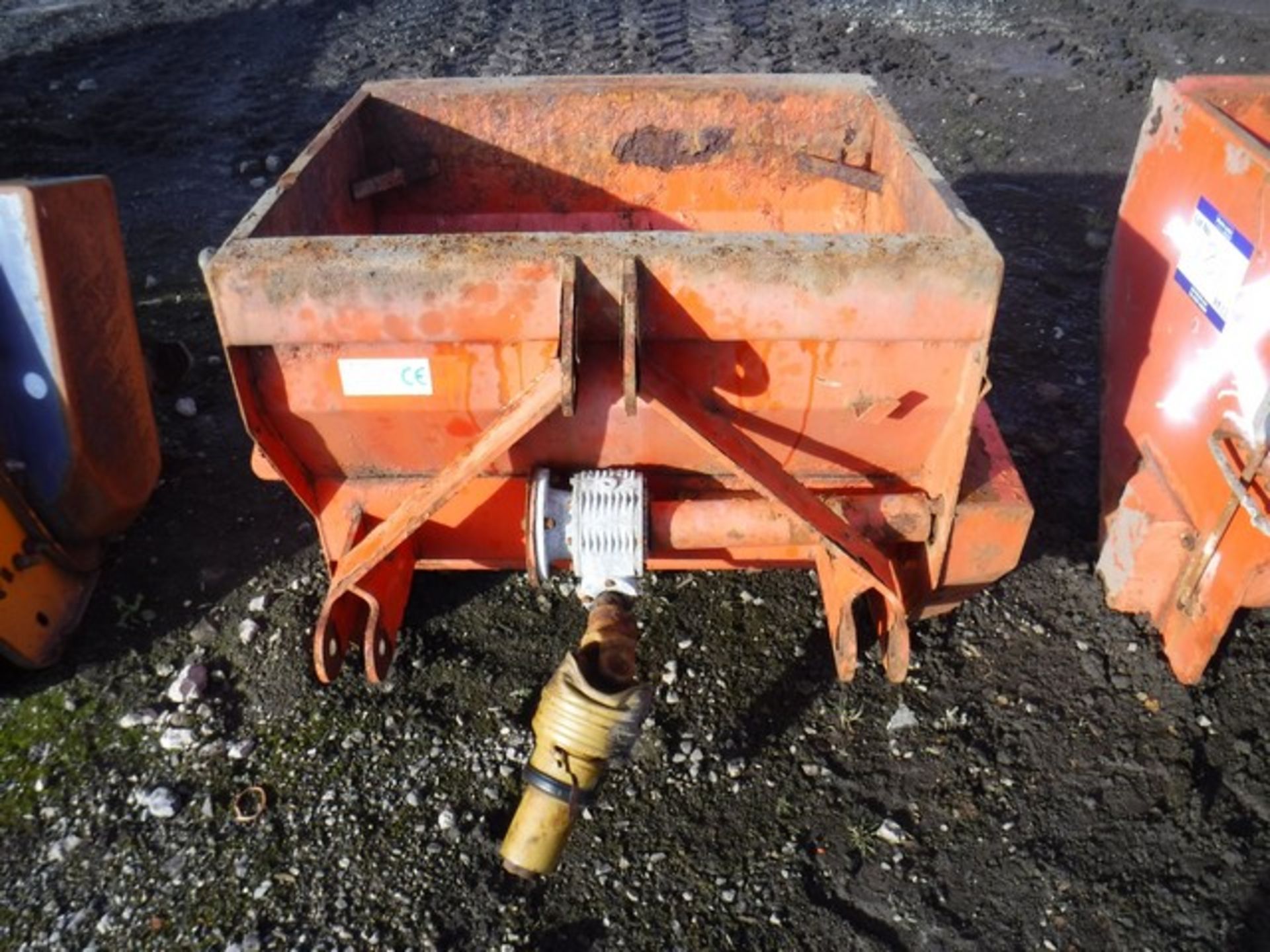 DW Tomlin PTO driven gritter 3 point mounting for Kubota tractor spares or repair