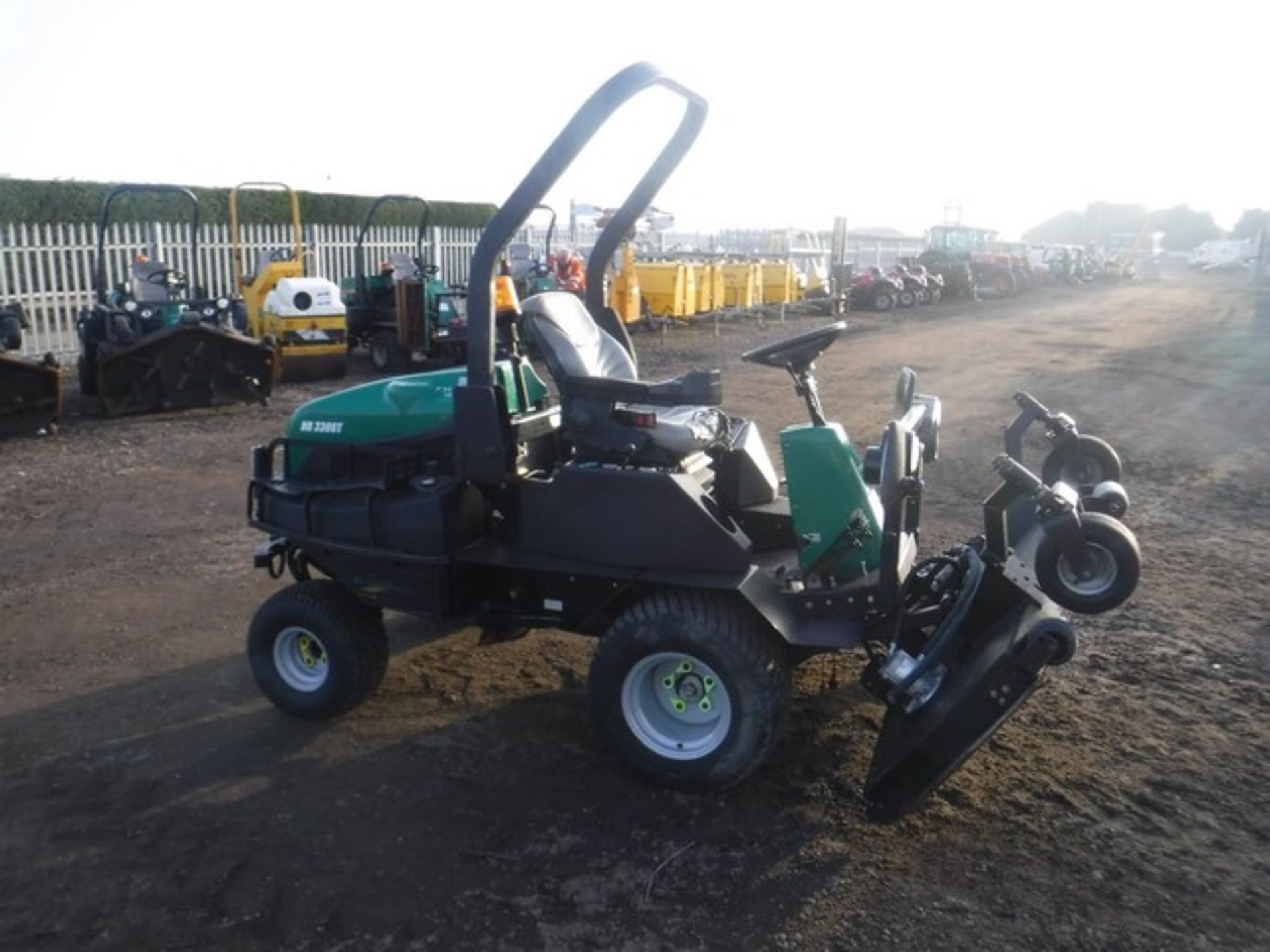 2010 RANSOMES HR 3300T diesel rotary ride on mower. REG NO SF10 GRK. FL NO CP3689. 3543 HRS - Image 3 of 6