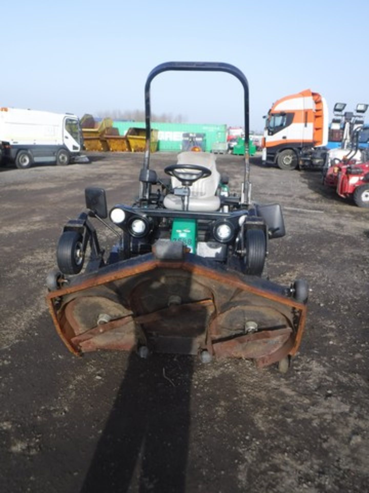 2010 RANSOMES HR 3300T diesel rotary ride on mower. REG NO SF10 GSO, FL NO FR000628. 917 hrs - Bild 2 aus 6