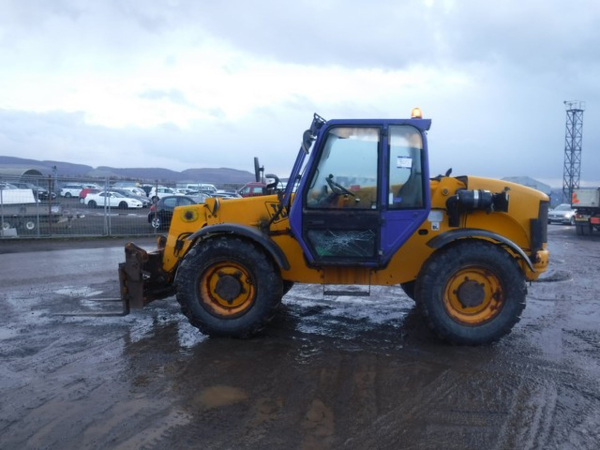 2008 Telehandler c/w pallet forks 557 hrs (not verified) Model-528-70 - Image 5 of 8