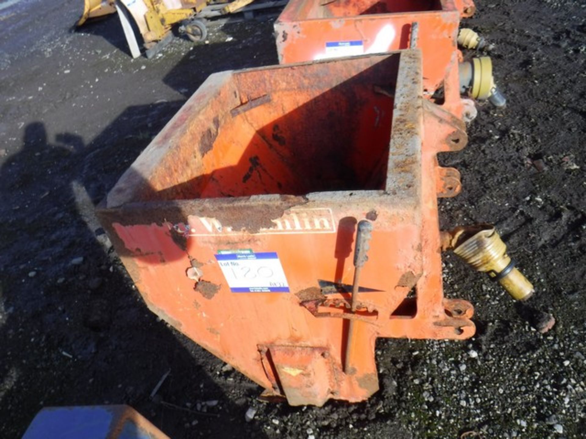 DW Tomlin PTO driven gritter 3 point mounting for Kubota tractor spares or repair - Bild 2 aus 3