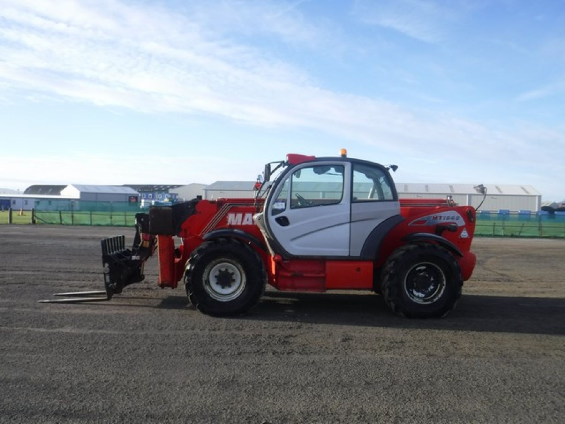 2012 MANITOU MT1840 telehandler c/w pallet forks. CE marked. Lift capacity 4000kg. Max reach 18m. Re - Image 8 of 12