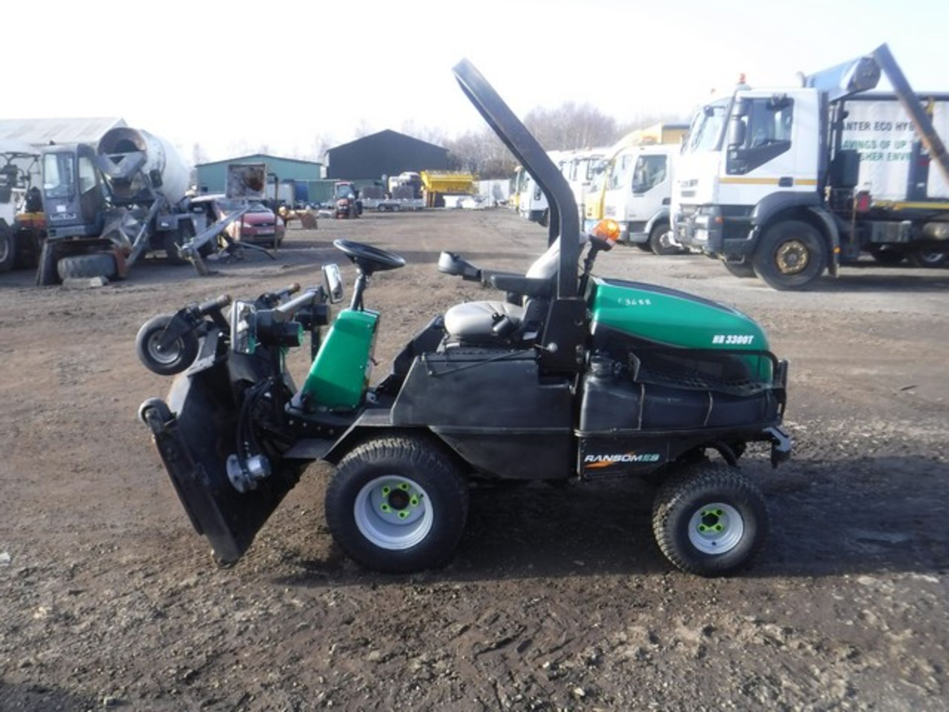 2010 RANSOMES HR 3300T diesel rotary ride on mower. REG NO SF10 GSO, FL NO FR000628. 917 hrs