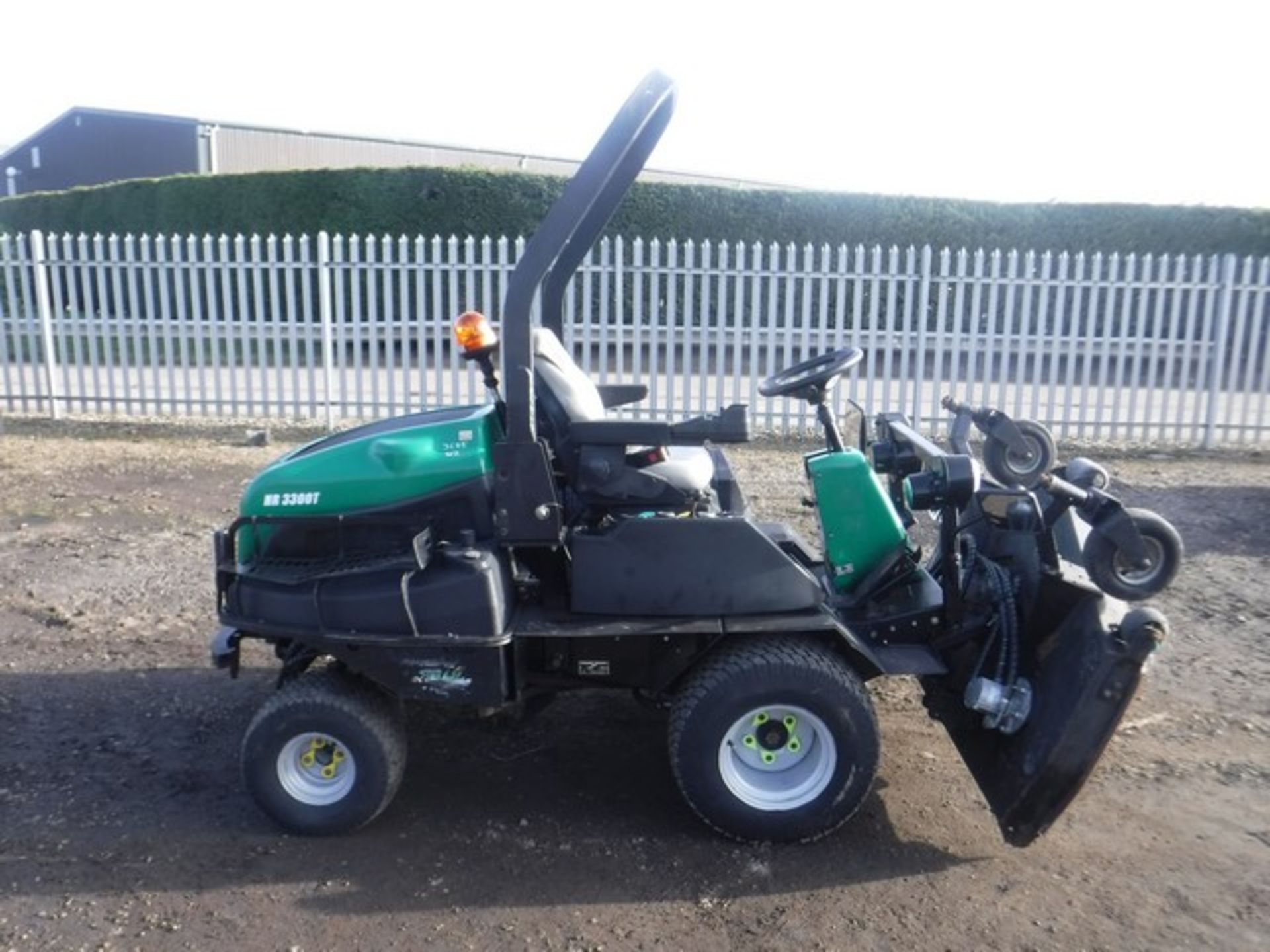 2010 RANSOMES HR 3300T diesel rotary ride-on mower. REG NO SF10 ABZ. FL NO CP3685.1889 hrs - Image 3 of 6