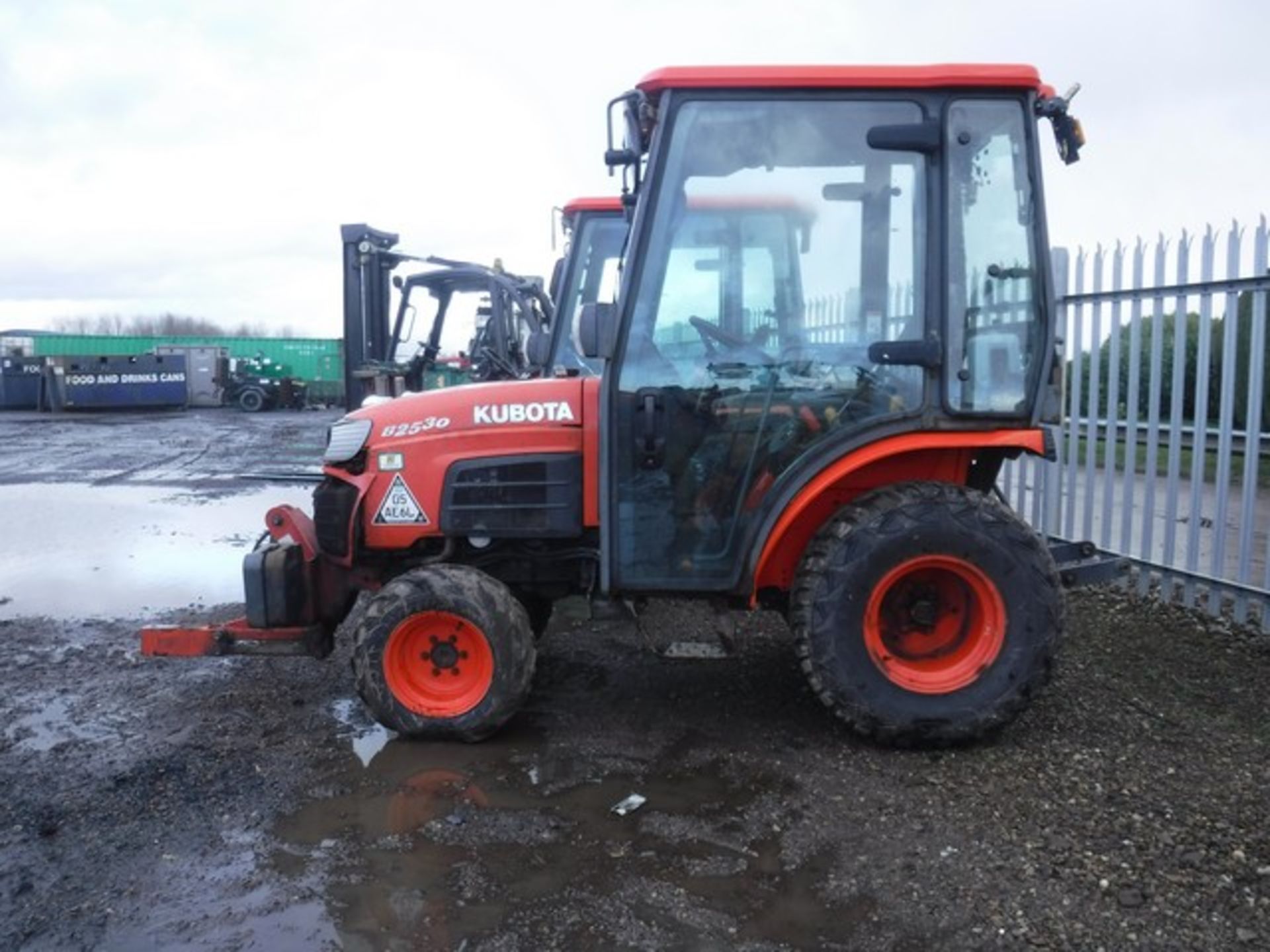 KUBOTA B2530 tractor 715hrs (not verified)