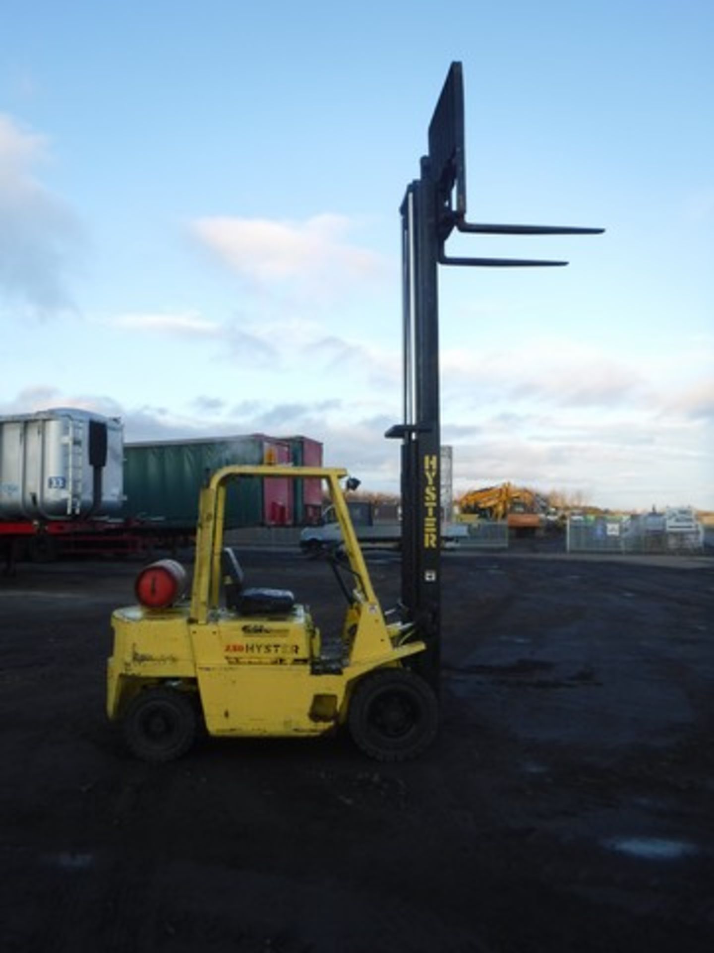 1989 HYSTER H2.50XL 2.5 ton gas forklift c/w side shift. S/NA177B36136K 650hrs (not verifi