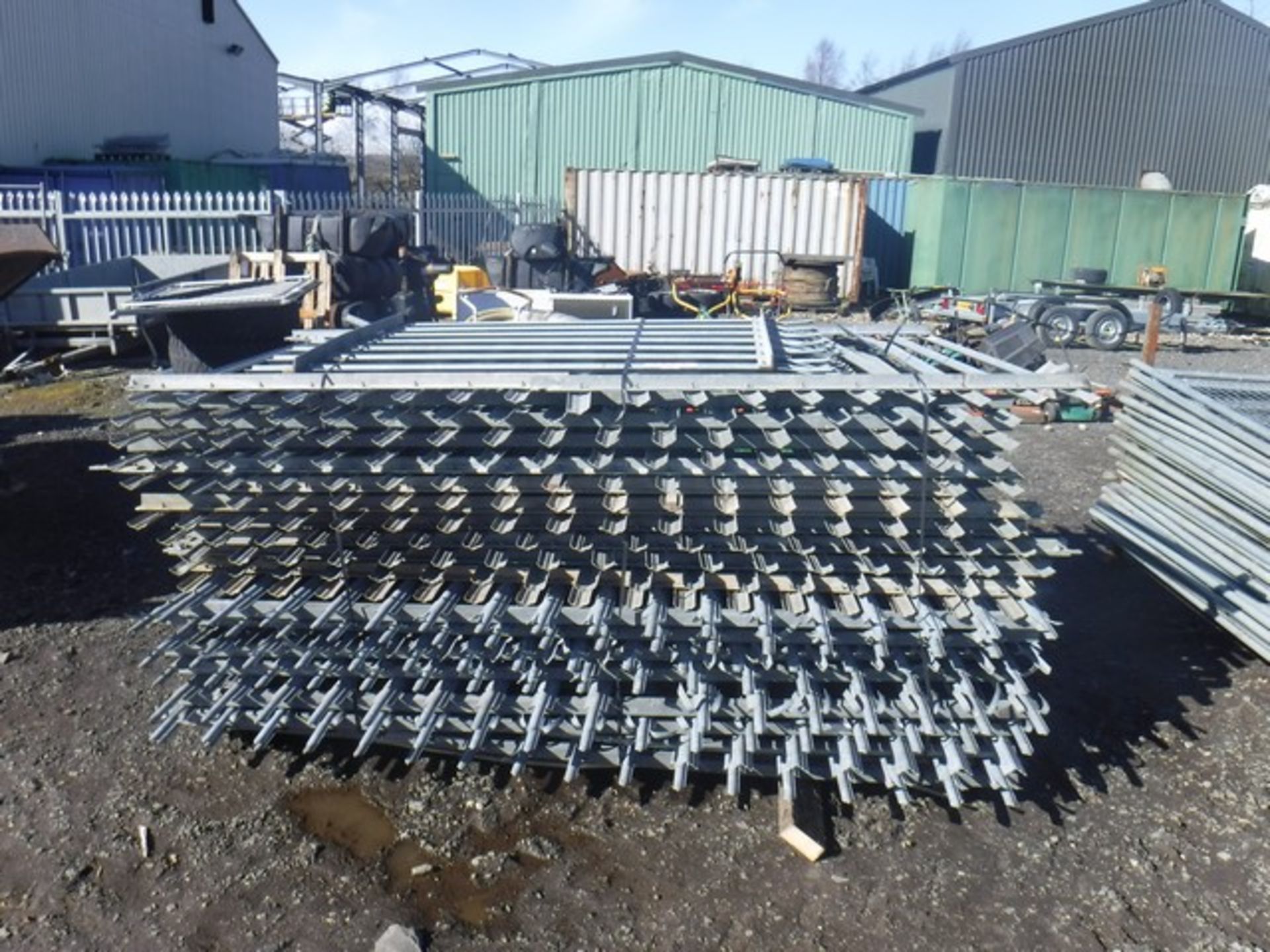 PALISADE galvanised fencing lengths x 20