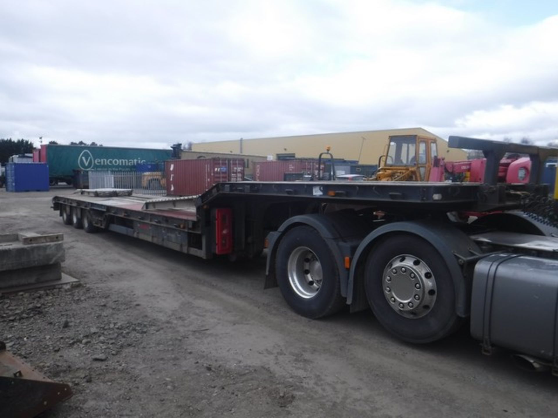 2007 S&amp;M Trailer, Length 49Ft , 3 axles on air rear axle lift c/w out riggers,combine - Image 7 of 8
