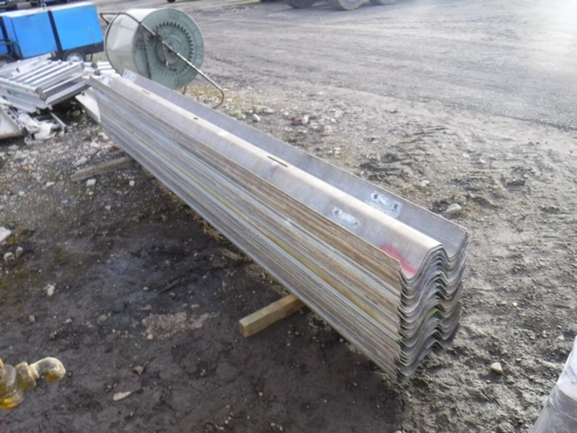 Crash barriers used x 39