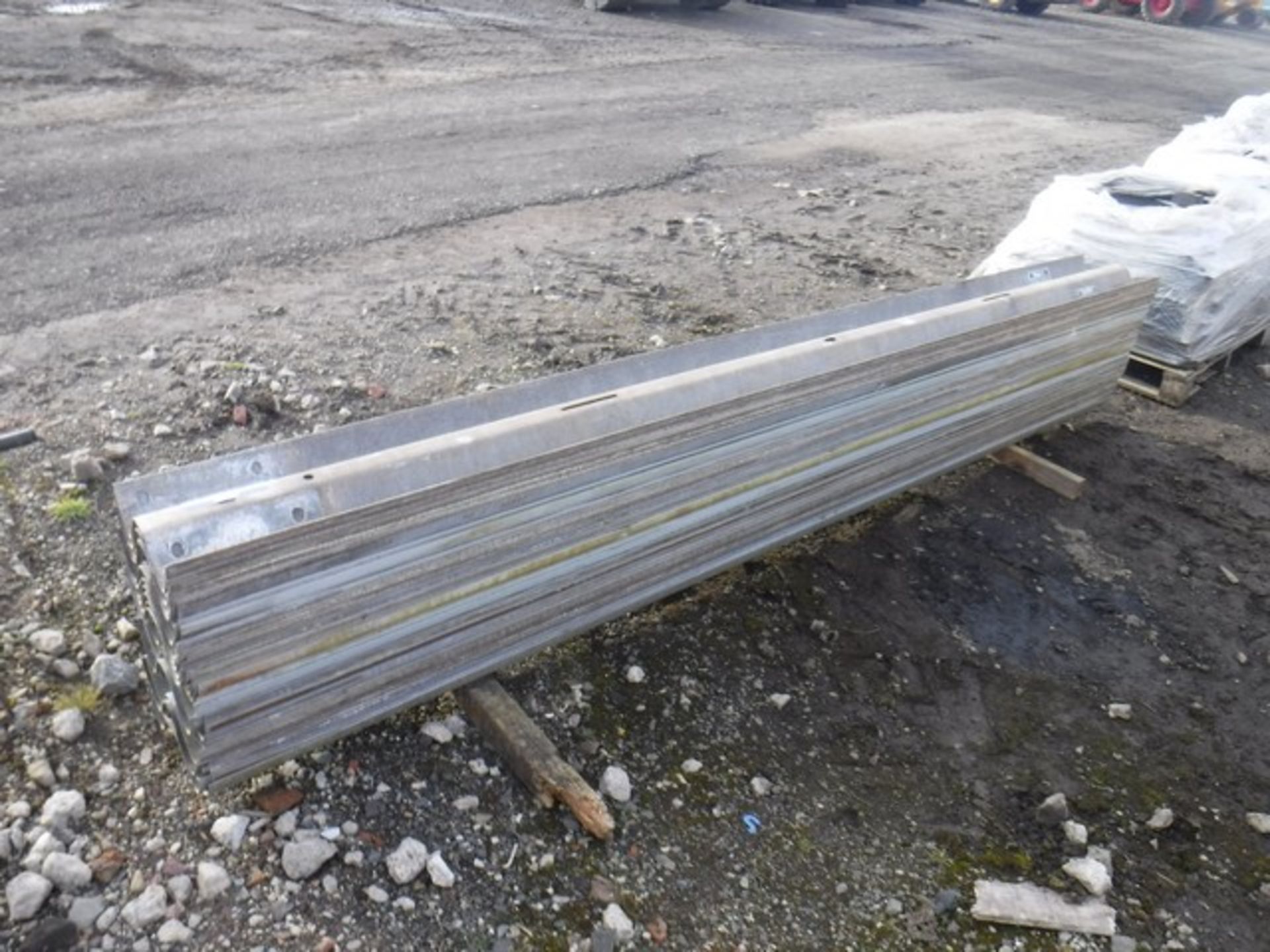 Crash barriers used x 39 - Image 2 of 2