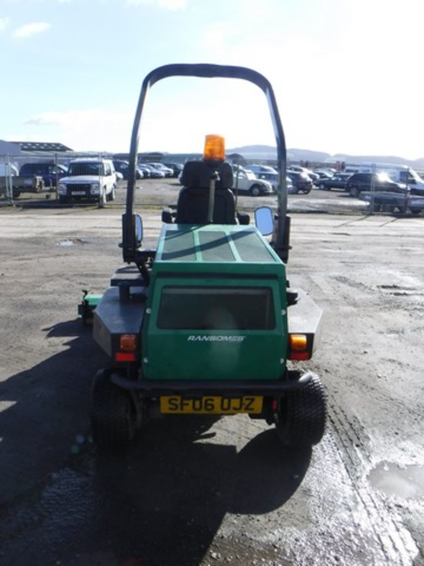 RANSOMES HIGHWAY 2120 mower. 3129 hrs (not verified) - Image 4 of 6