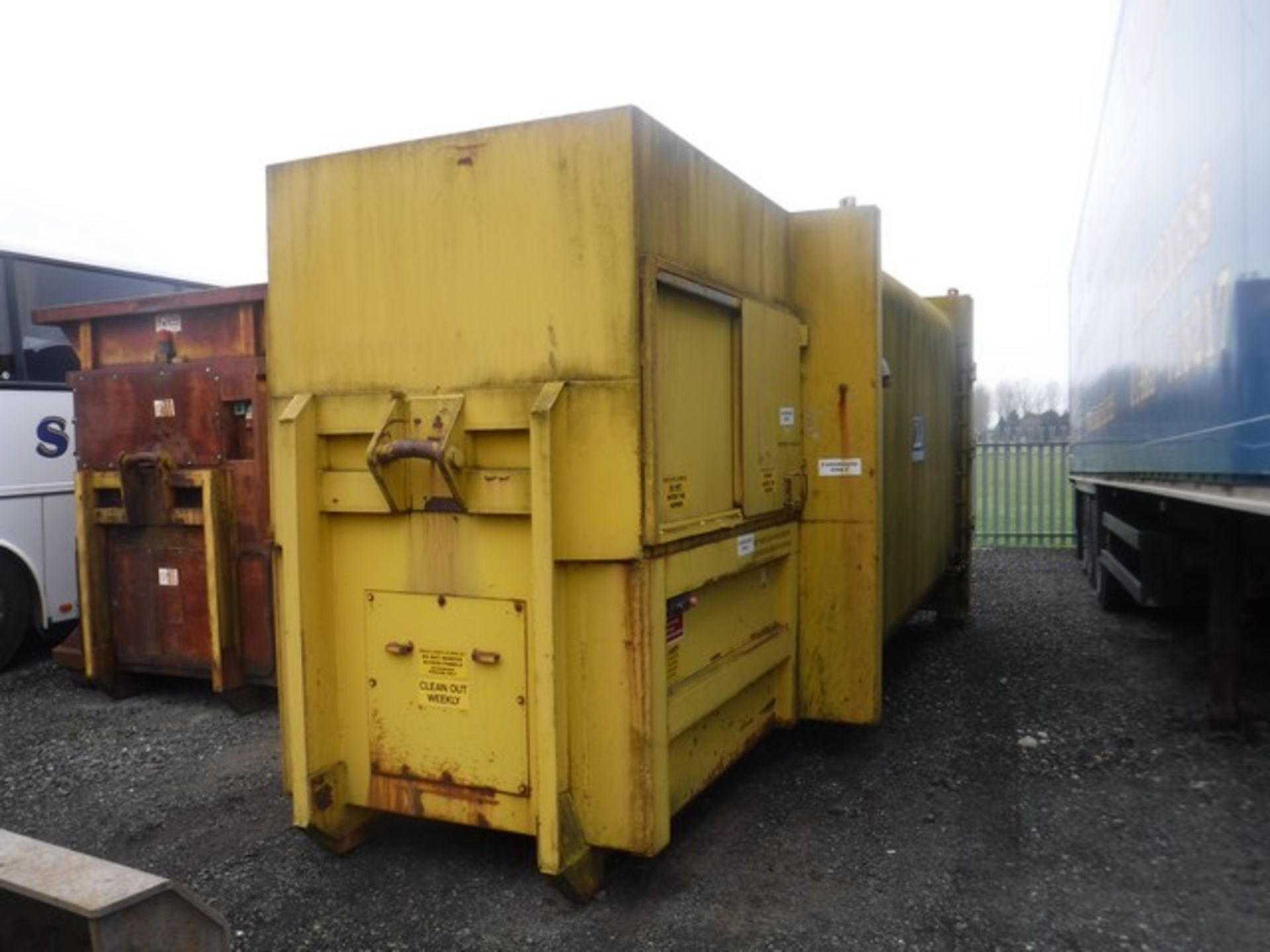 Hook lift compactor skip (no ID)