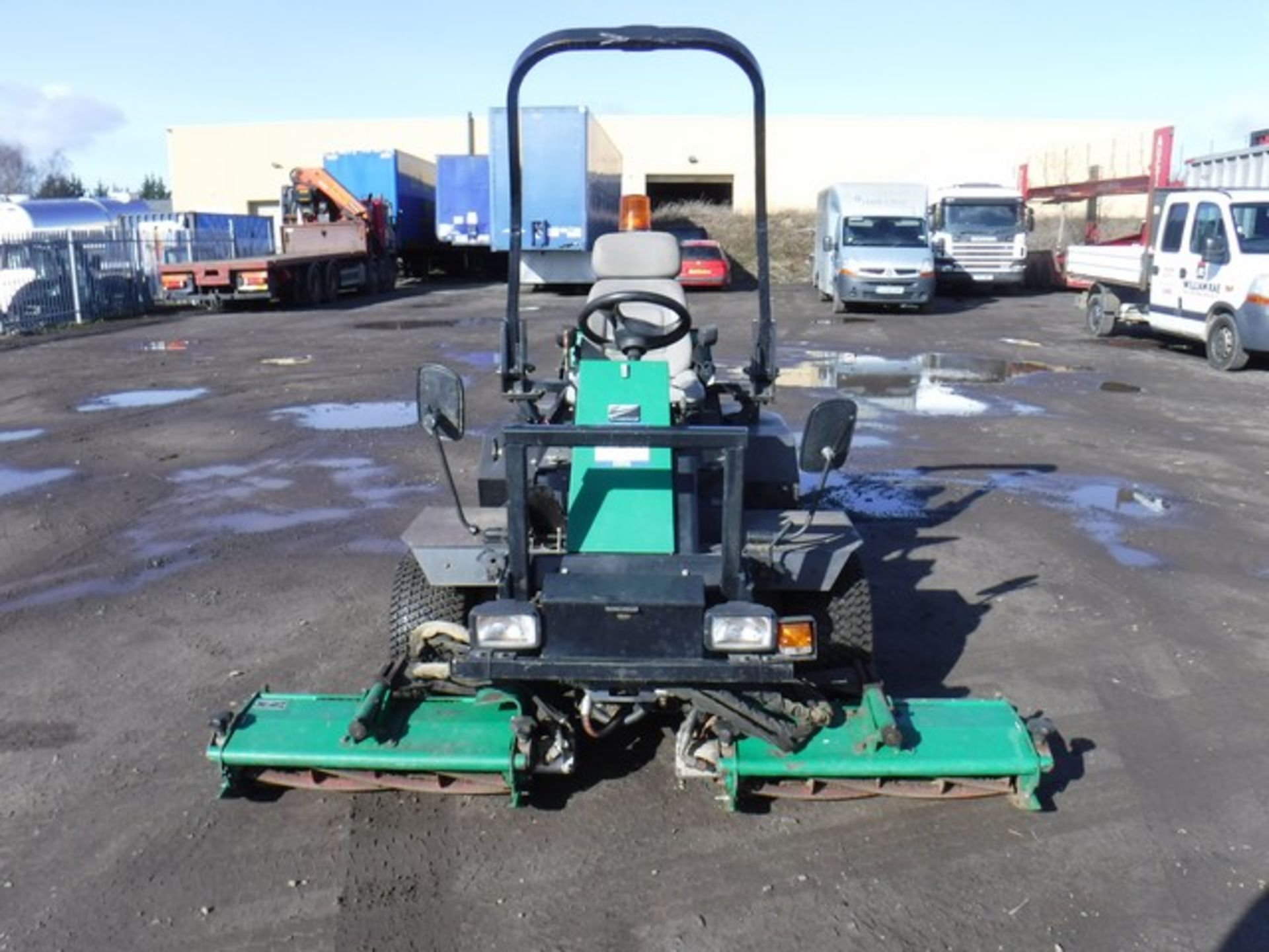 RANSOMES HIGHWAY 2120 mower. 3129 hrs (not verified) - Image 2 of 6