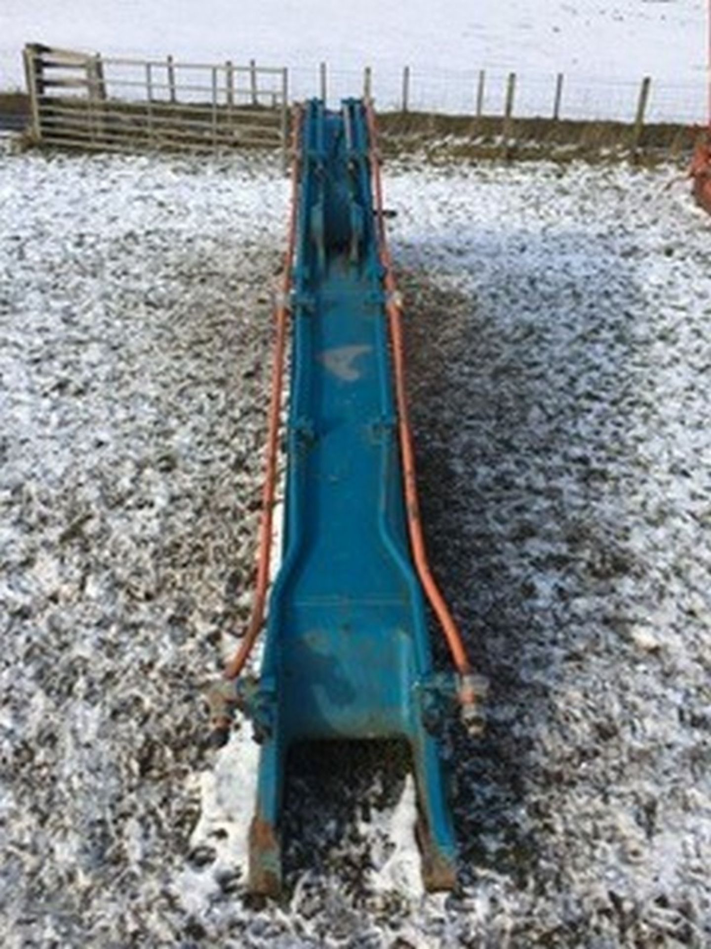 DOOSAN main boom. . **To be sold from Errol auction site. Viewing and uplift from Biggar M