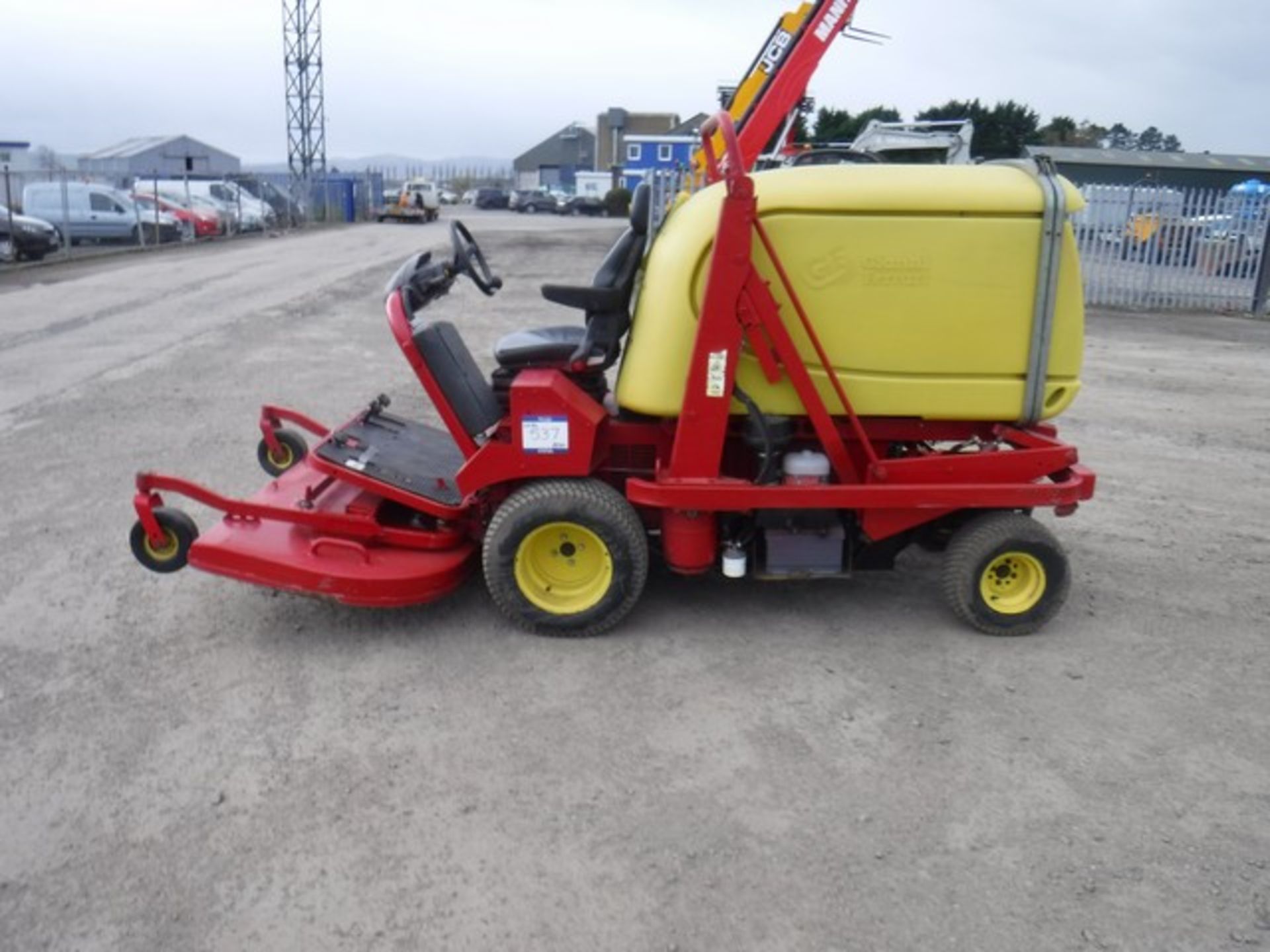 2004 GIANNI FERRARI T4 cut collect grass cutter c/w hight lift collector. 1789 hrs. S/NKEL