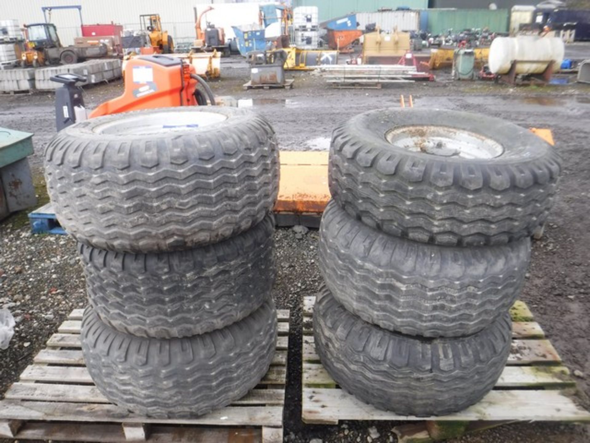 6 various agri trailer wheels &amp; tyres.