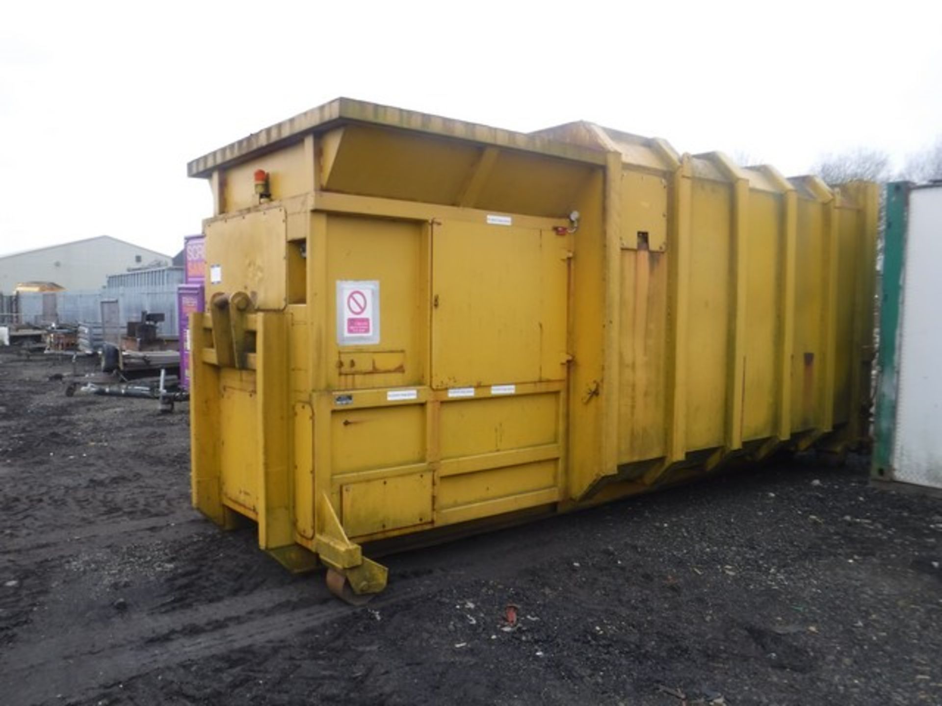 KELPACK K3500 hook lift compactor skip. S/N 1047