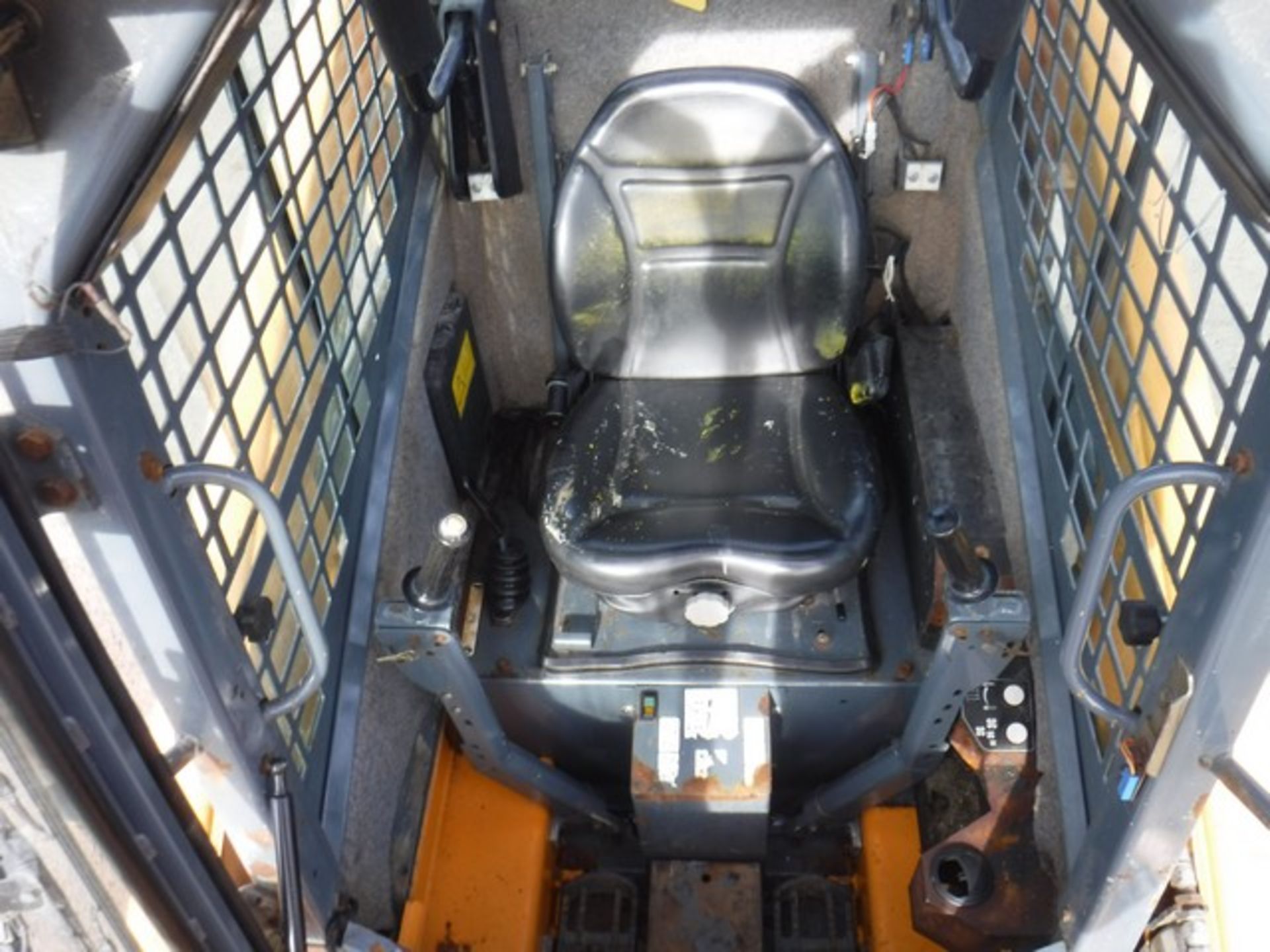 2014 Mustang 2054 skid steer loader c/w door kit, solid wheels, hi-flo hydraulics, rear co - Image 7 of 8