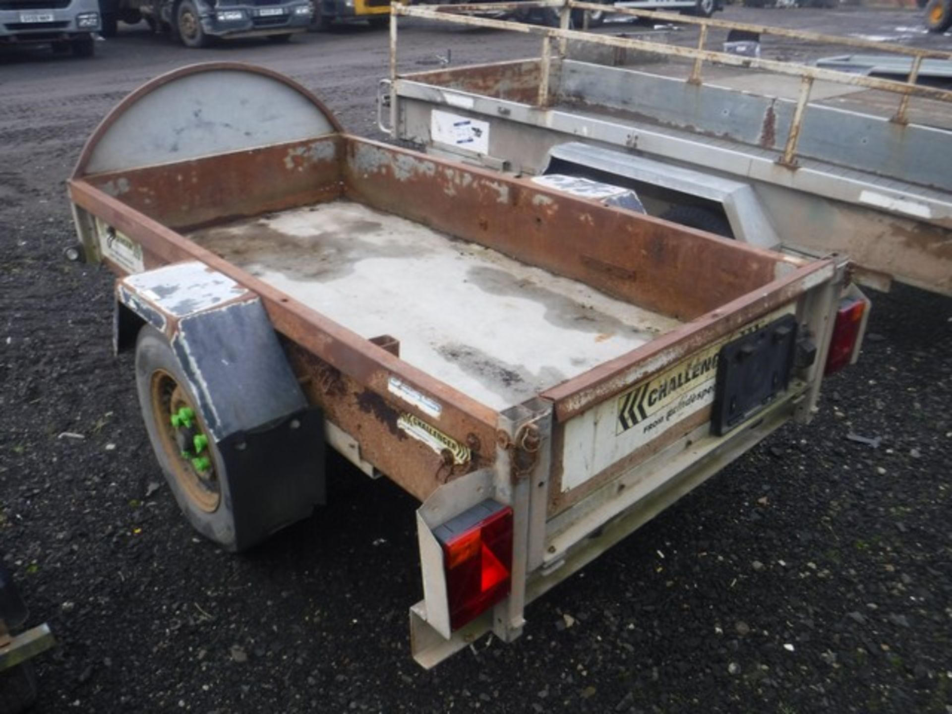 INDESPENSION CHALLANGER 8 x 4 single axle trailer VIN NO G138403 - Image 2 of 3