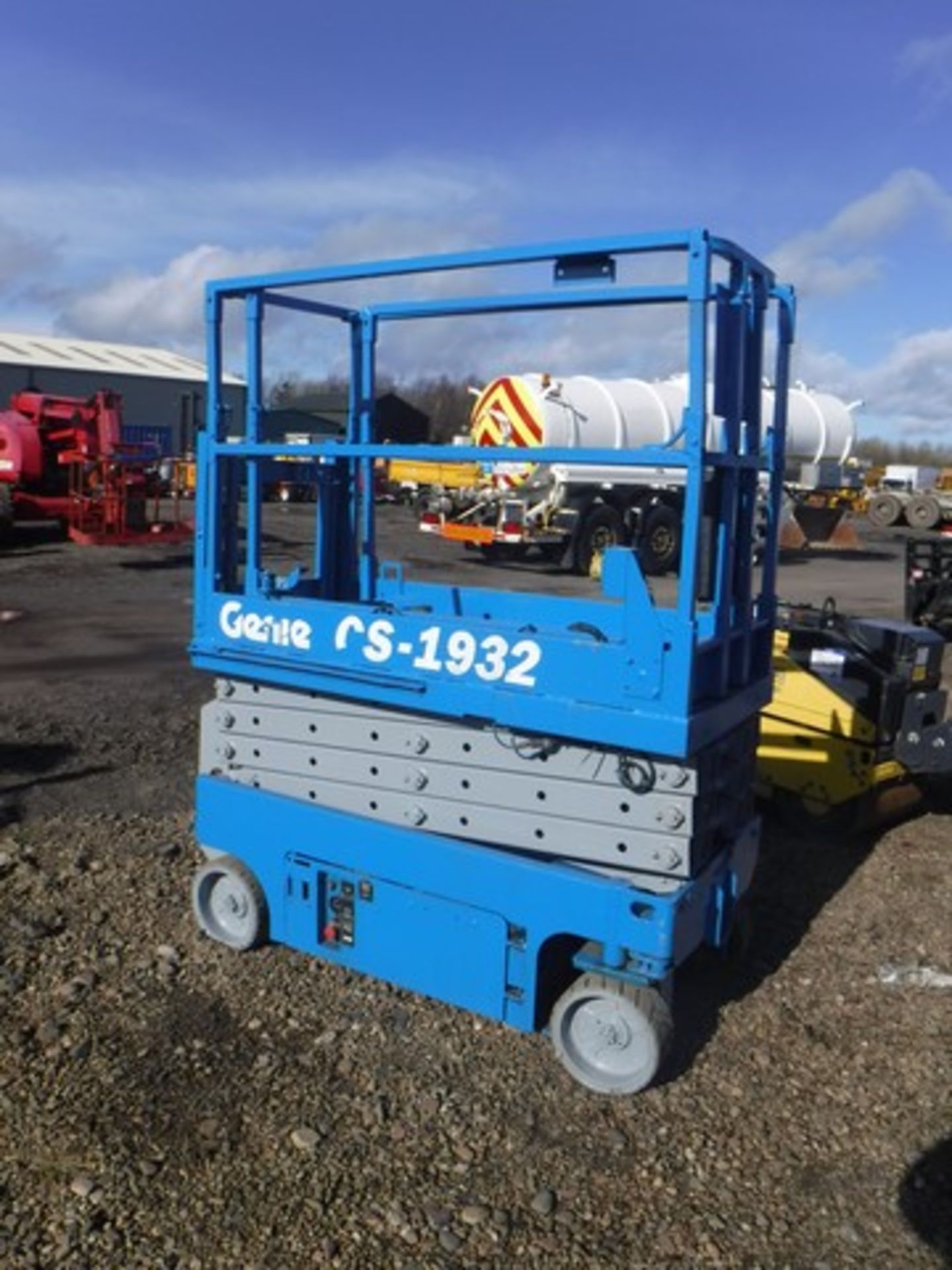 2008 GENIE GS1932 scissor lift. S/N 92465. Keys in office.