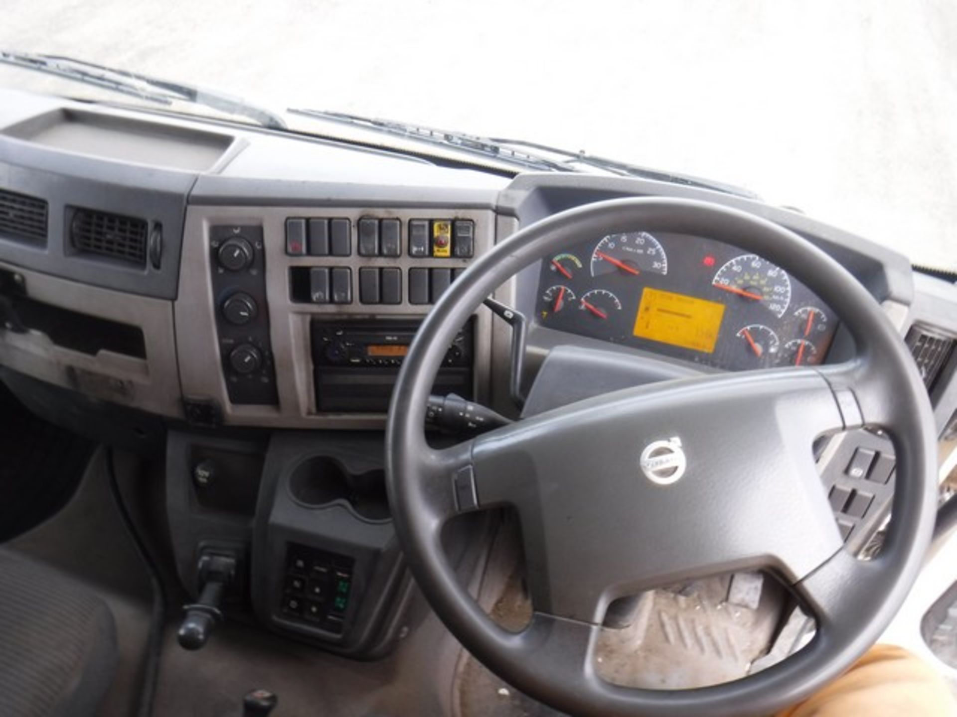 VOLVO FL - 7146cc - Image 9 of 10