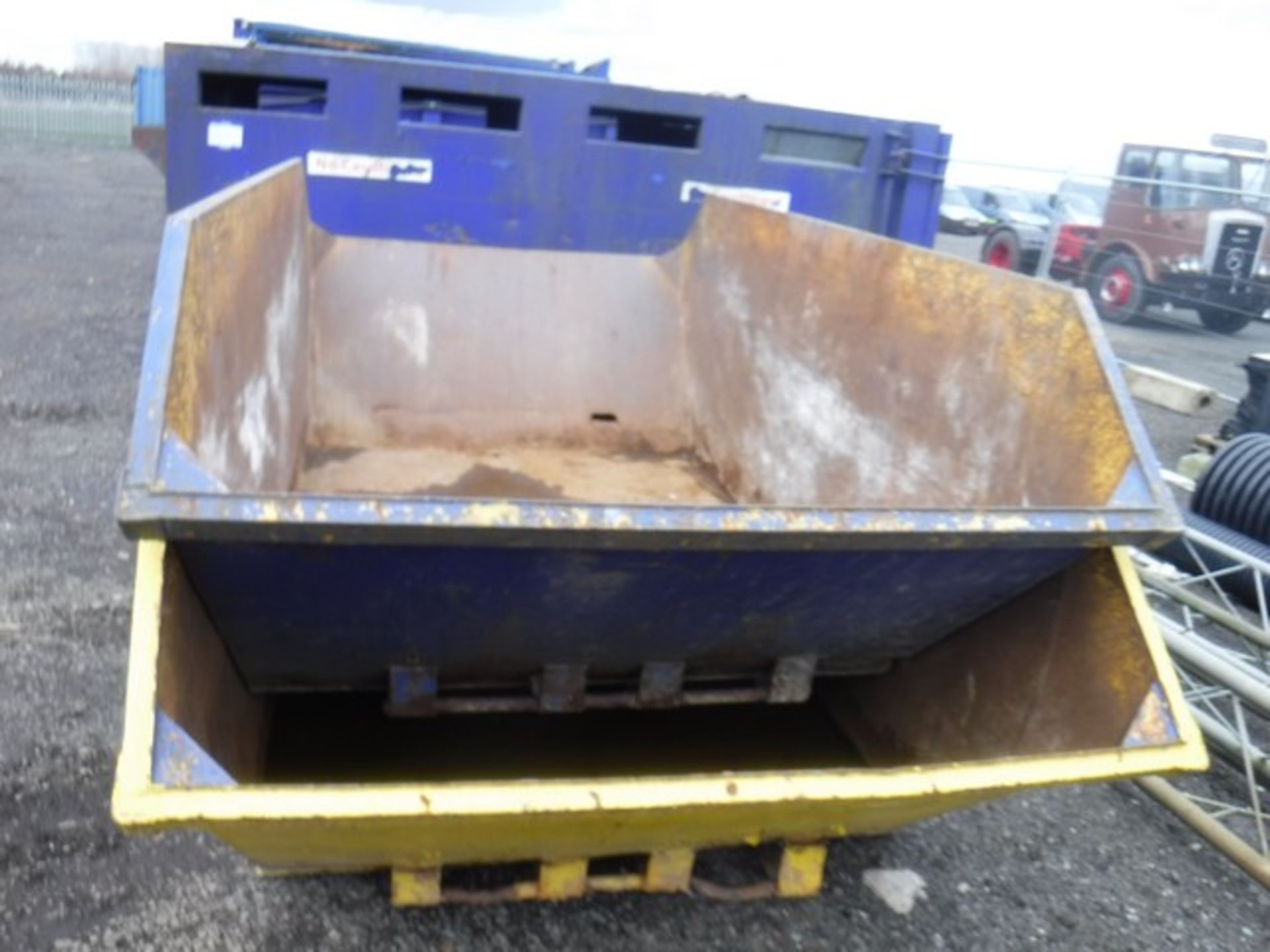 2 x open 6 yard skips, asset nos SKFC245 &amp; SKFC243 - Image 2 of 2