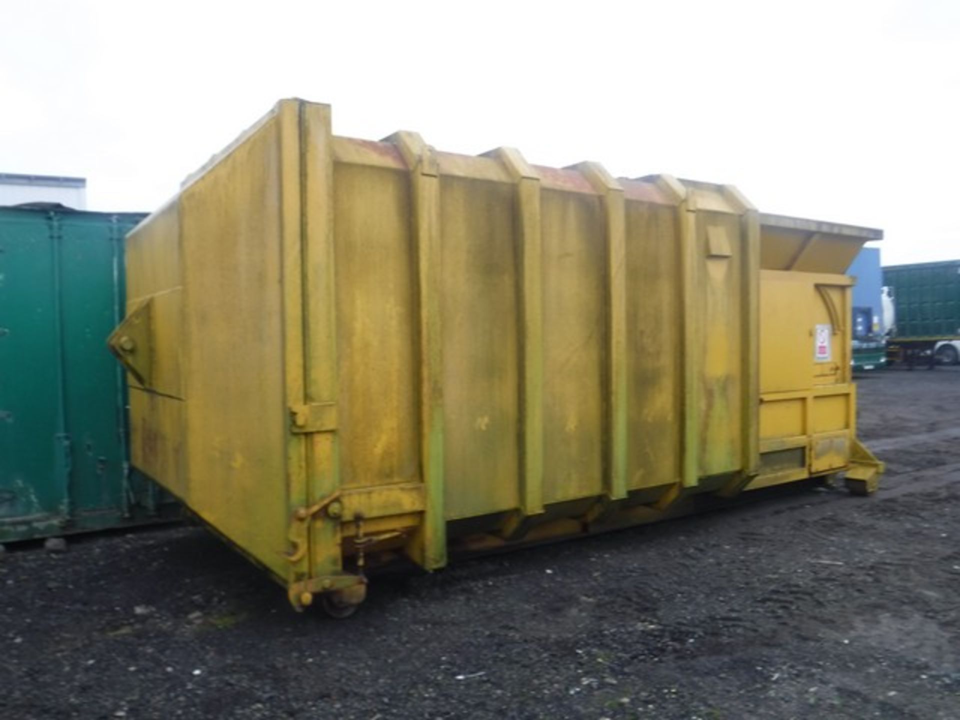 KELPACK K3500 hook lift compactor skip. S/N 1047 - Image 3 of 4