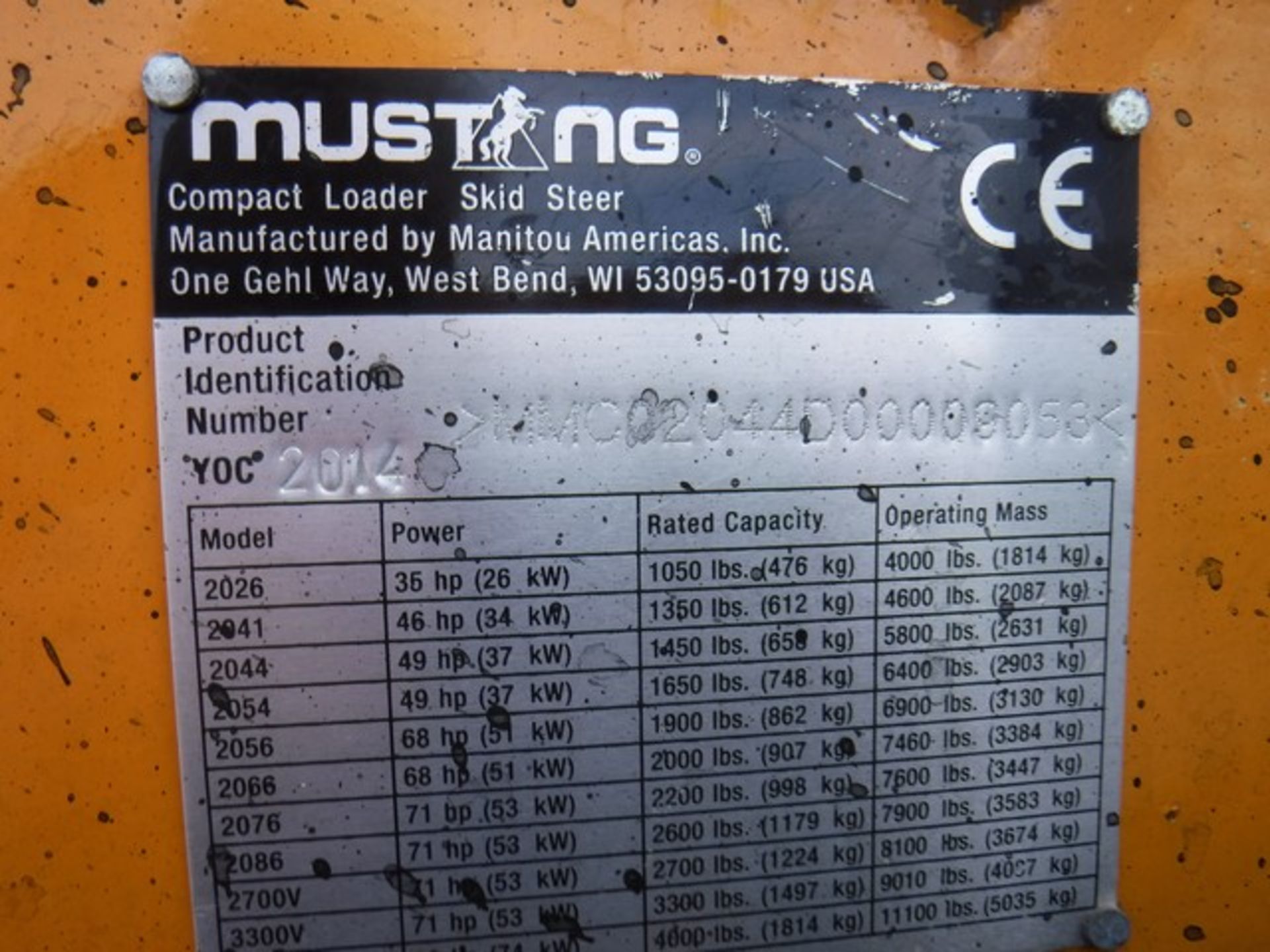 2014 Mustang 2044 skid steer loader c/w bucket. Lift capacity 703k. Max reach 2845mm. Soli - Image 6 of 8