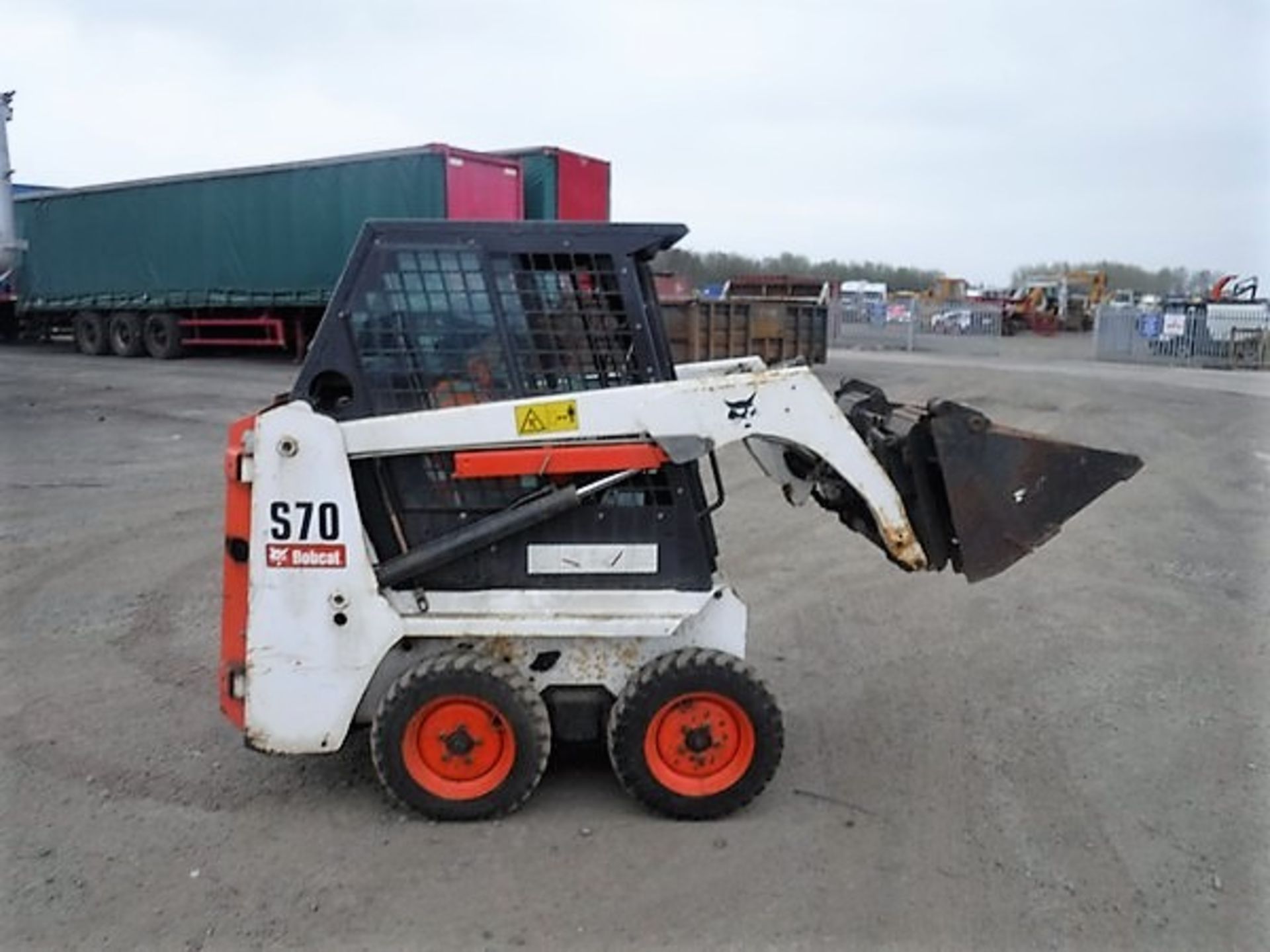 BOBCAT S70 c/w one bucket. 229hrs. S/NA8ET20651. *NO KEYS* - Bild 3 aus 7