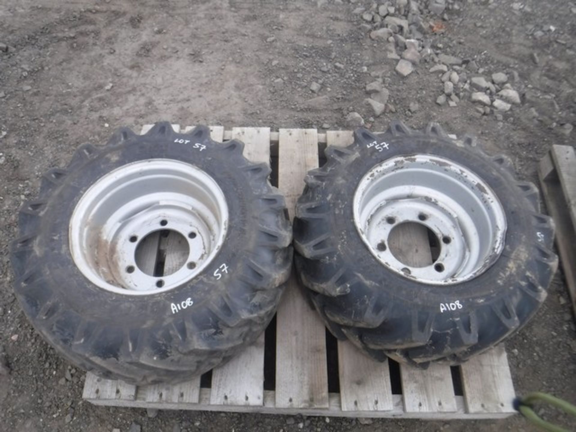 BKT used tyres 10.0/75 - 15.3 x 2