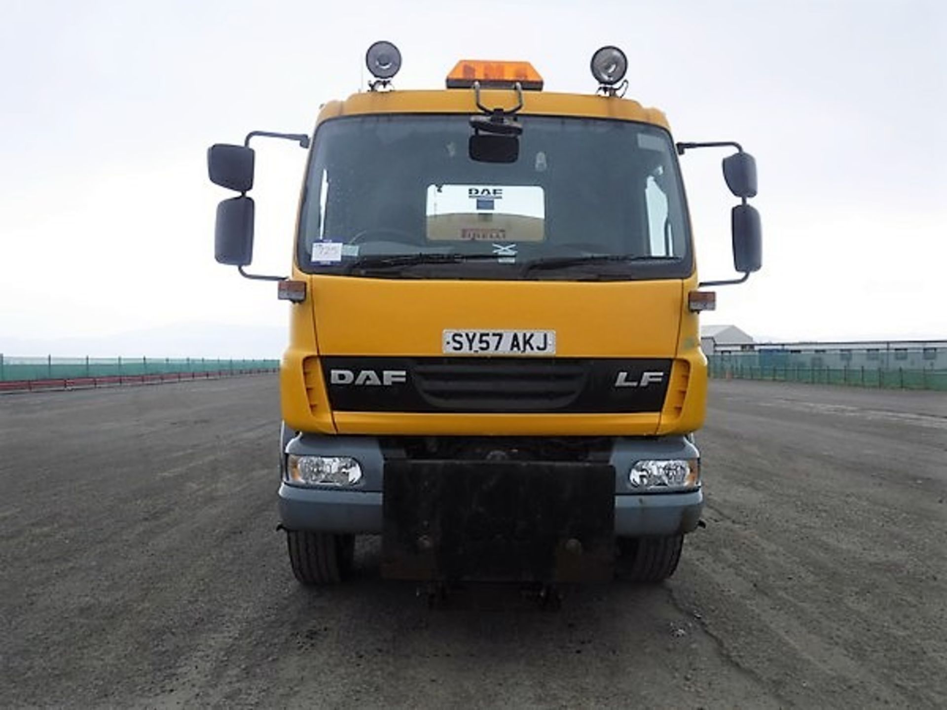 DAF TRUCKS LF - 5900cc - Image 2 of 8