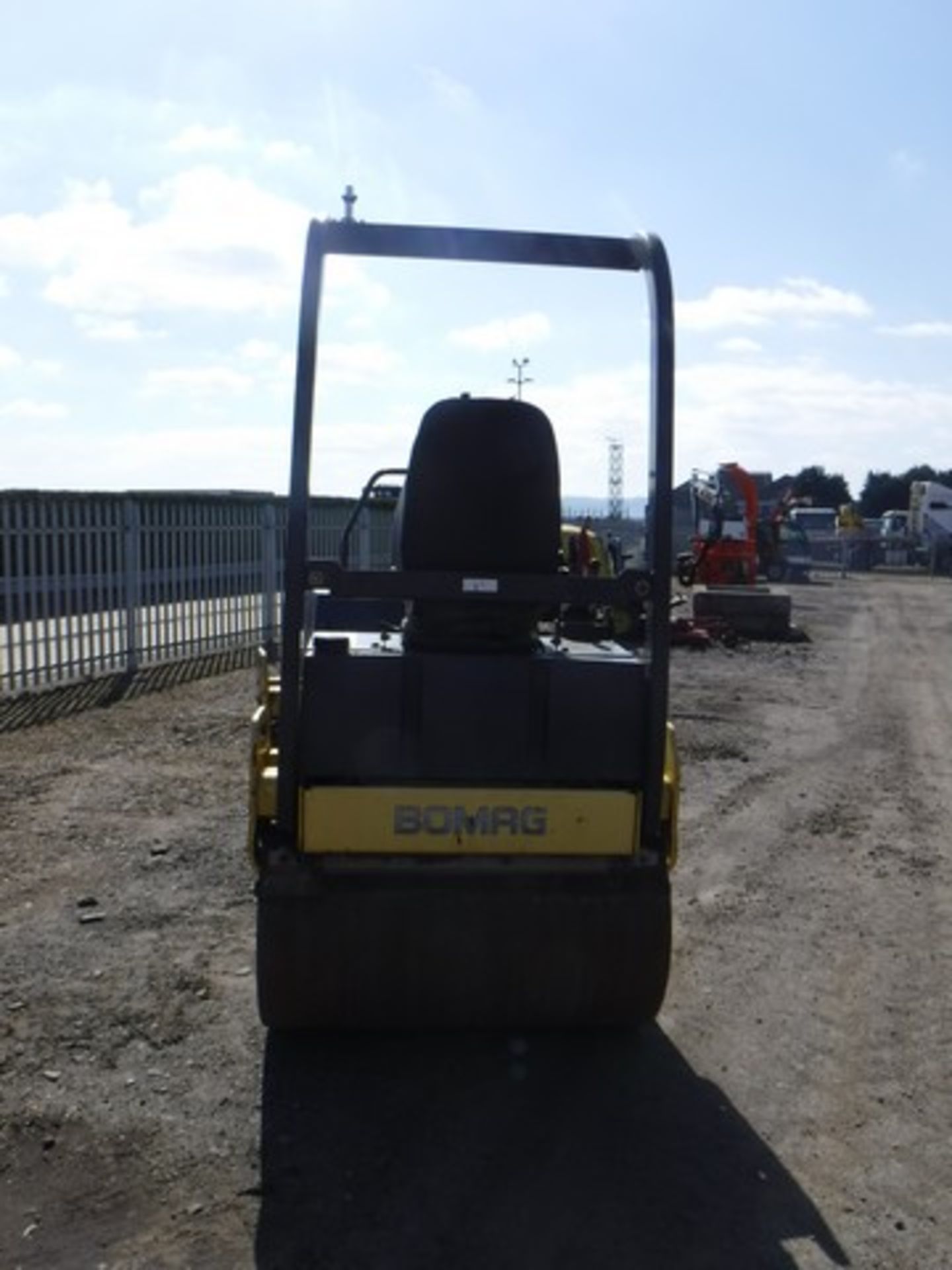 BOMAG 120 roller. Turns over but does not start. - Bild 4 aus 5