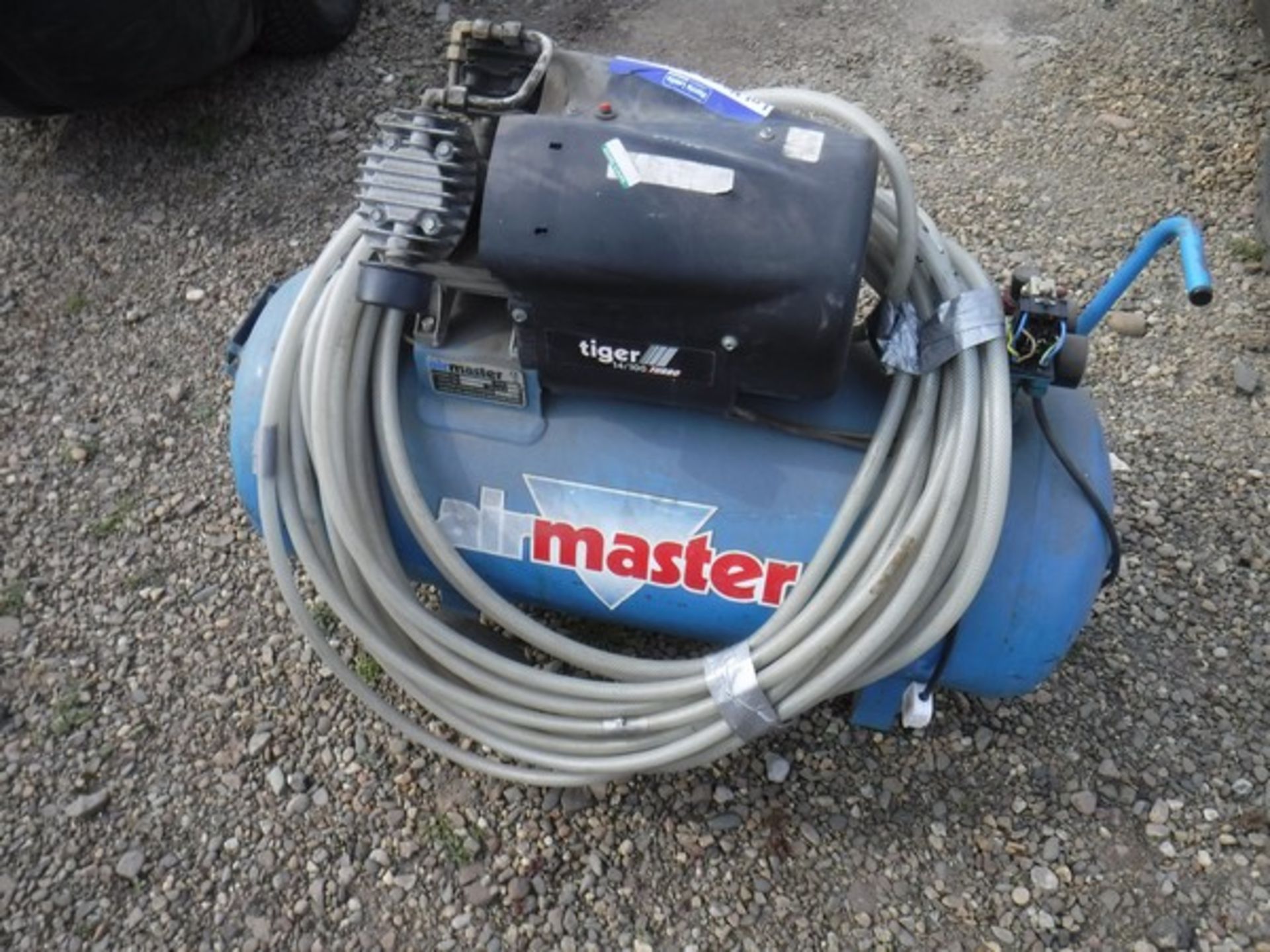 2012 AIRMASTER TIGER 8 bar compressor - Bild 2 aus 3