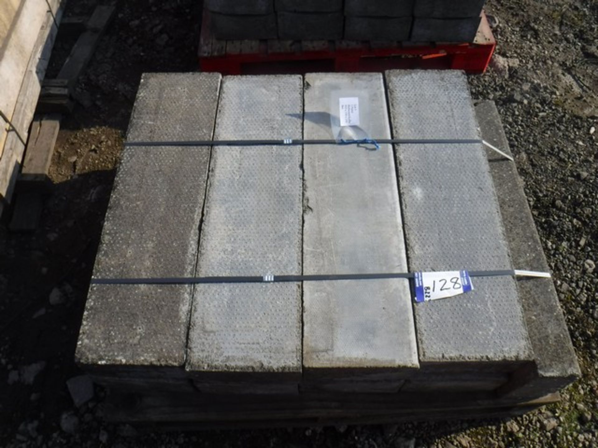 Bulllnosed kerbs 910 x 130 x 250 (approx 8)