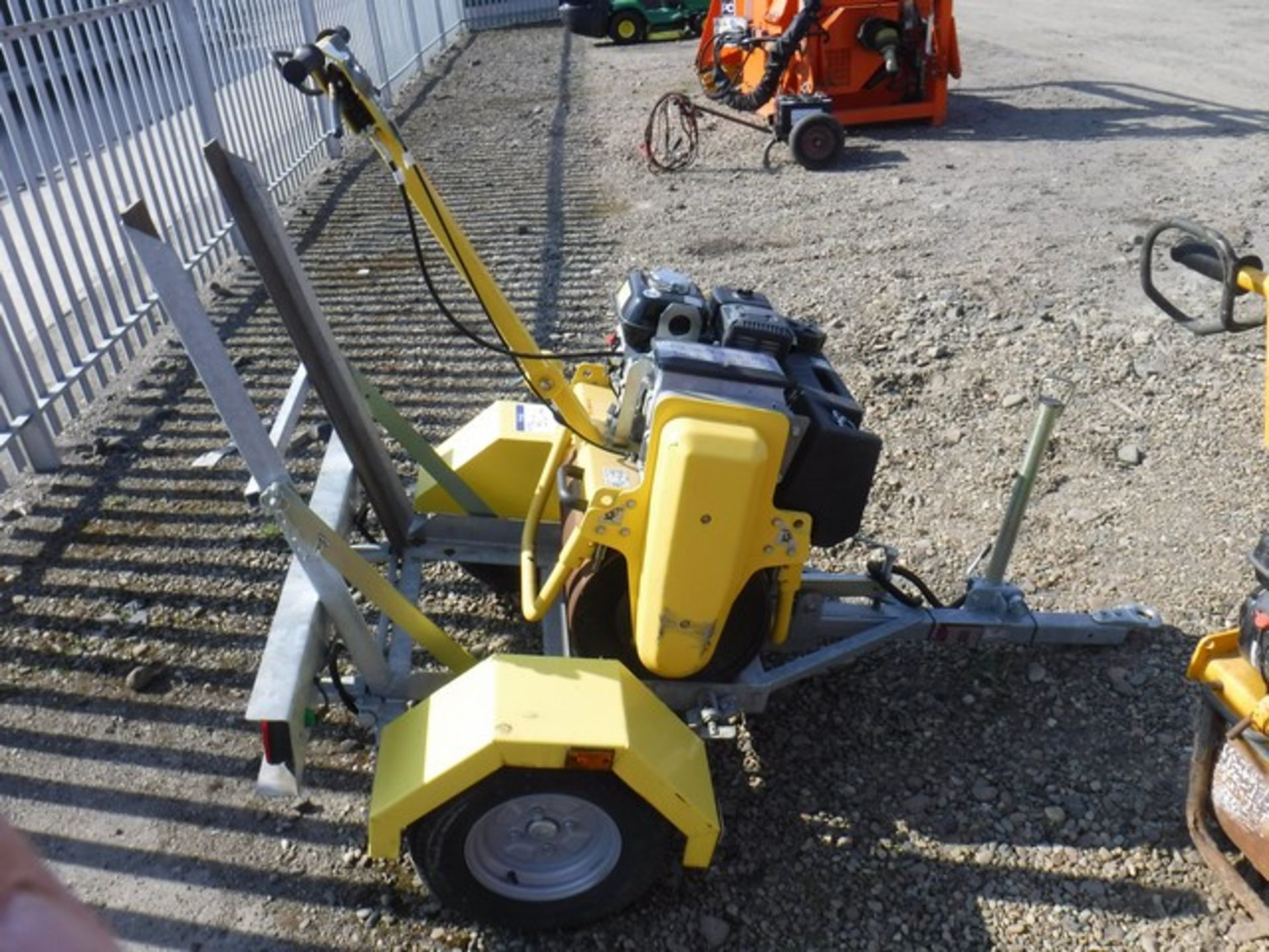 2018 BOMAG BW55E pedestrian roller c/w trailer. SN101620031265 - Image 2 of 4