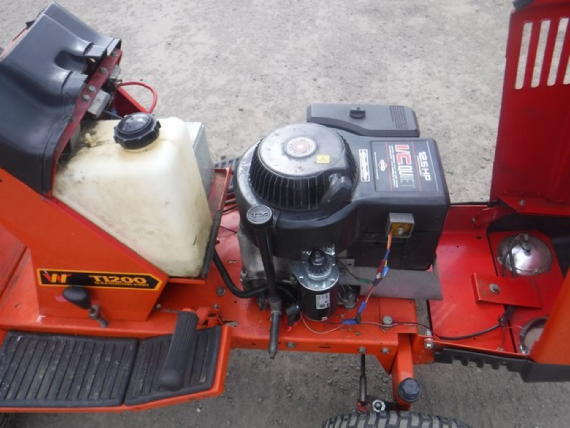 WESTWOOD T1200 garden tractor, new starter motor, drive belt and brake pads - Image 4 of 4