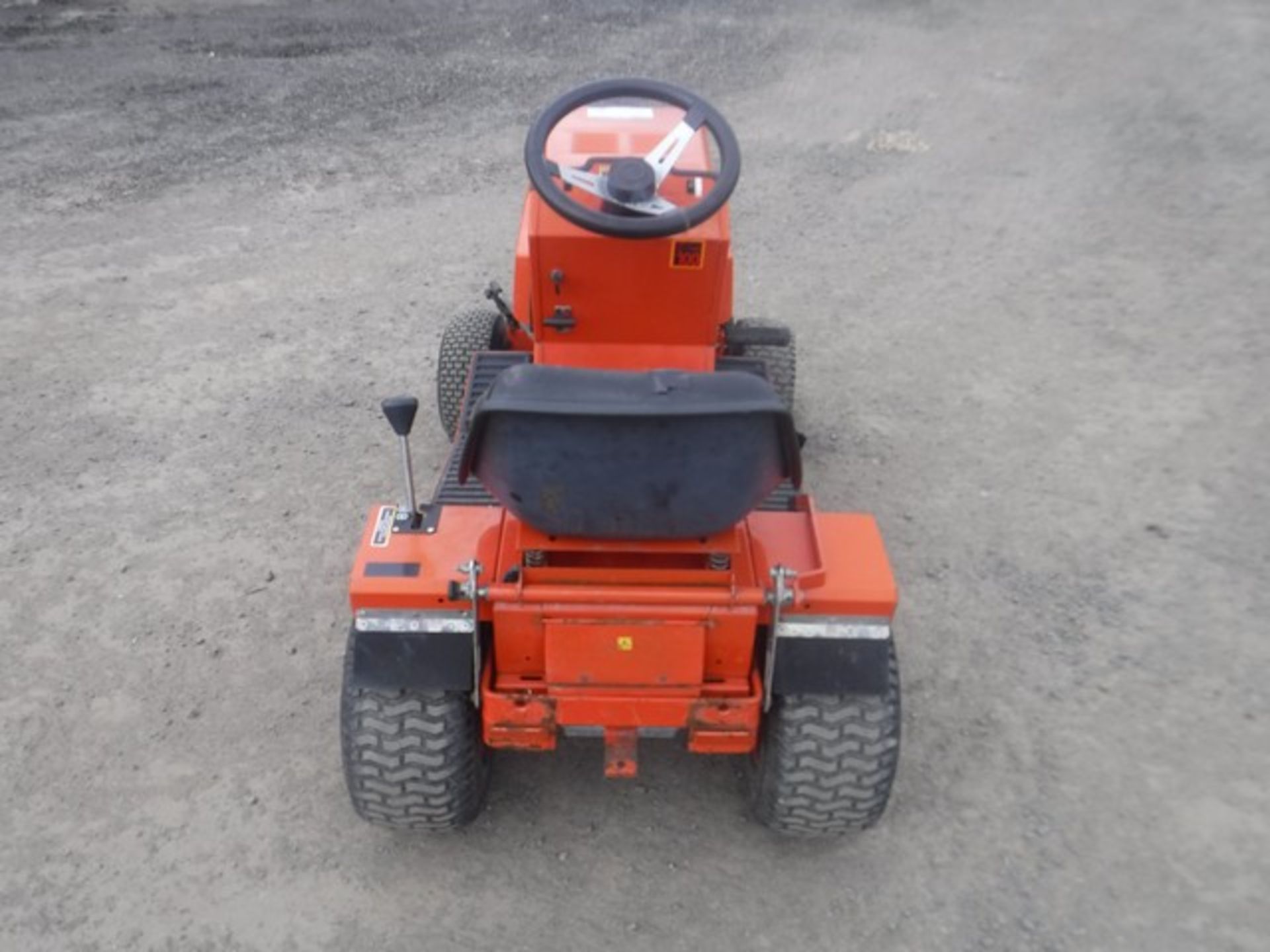 WESTWOOD T1200 garden tractor, new starter motor, drive belt and brake pads - Bild 3 aus 4
