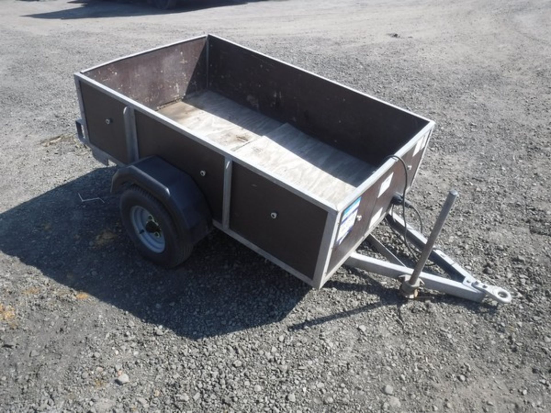 1998 BATESON 5&#39; x 4&#39; utility trailer S/N16878