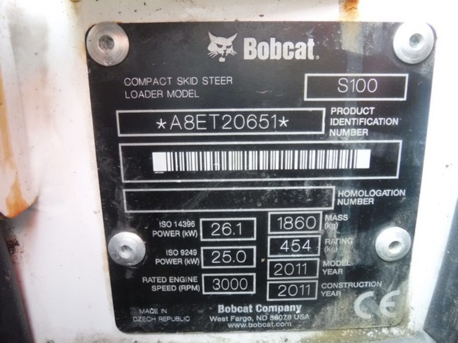 BOBCAT S100 c/w one bucket. 121hrs. S/N A8ET20651. *NO KEYS* - Bild 6 aus 7