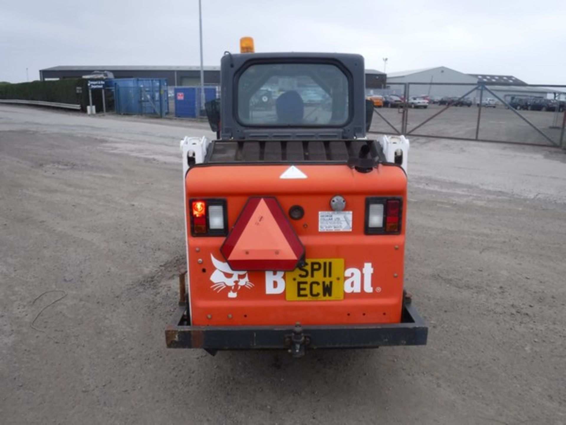 BOBCAT S100 c/w one bucket 82hrs. S/N A8ET20652. *NO KEYS* - Image 4 of 7