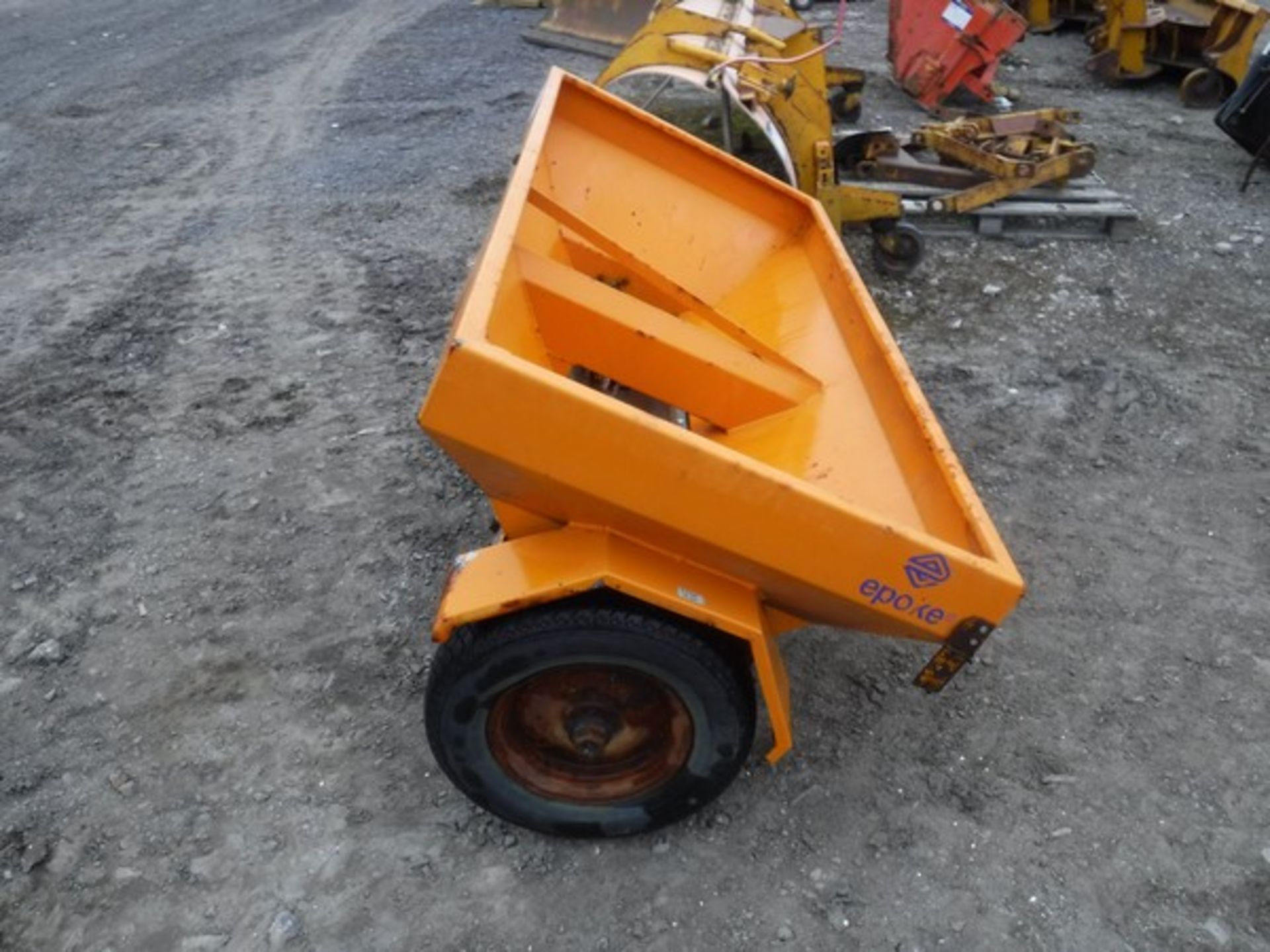 2008 EPOKE ITM60 towable gritter. - Bild 2 aus 4