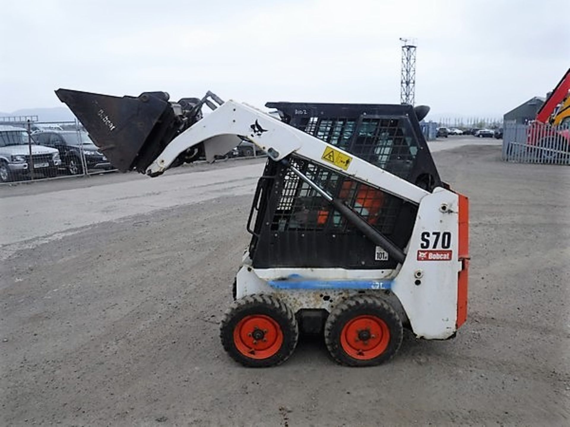 BOBCAT S70 c/w one bucket. 229hrs. S/NA8ET20651. *NO KEYS* - Bild 5 aus 7