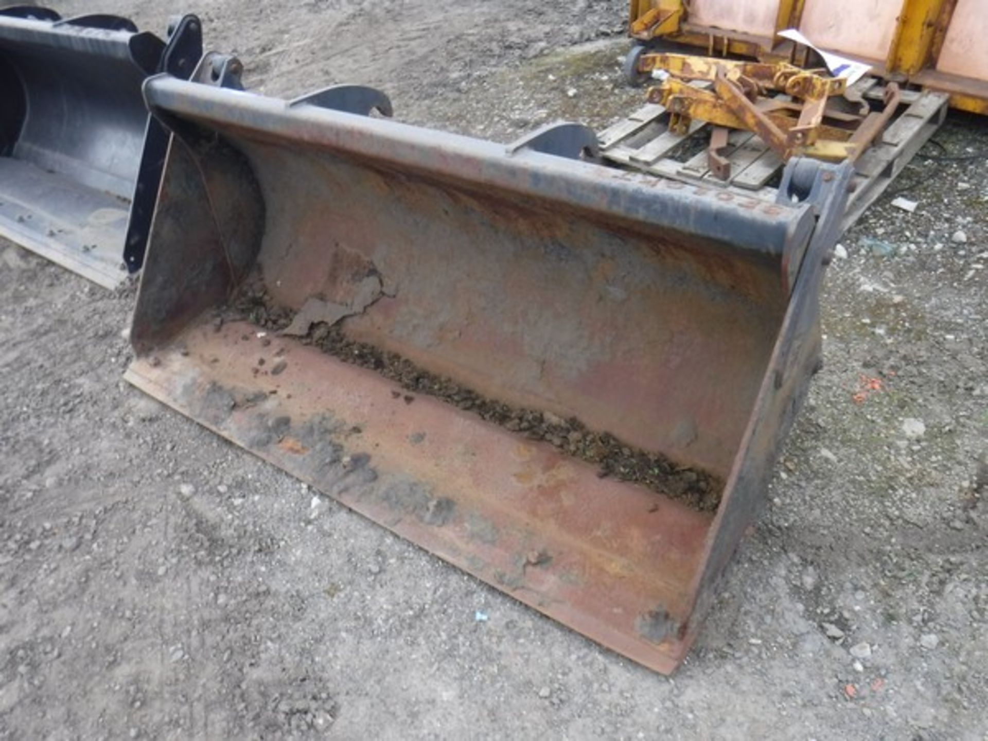 4 in 1 bucket for JCB 2CX