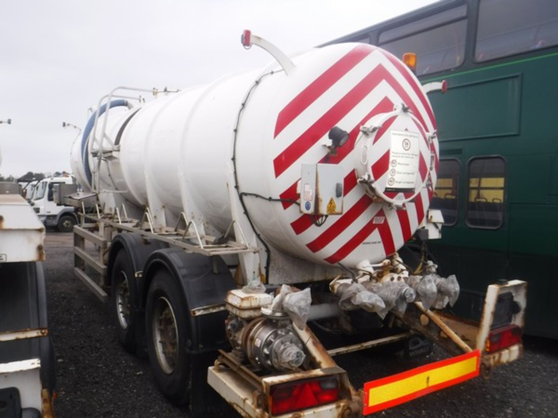 2008 WHALE tanker 18,000 litre capacity. Asset No C270278 S/N 955183280103736 - Image 2 of 6