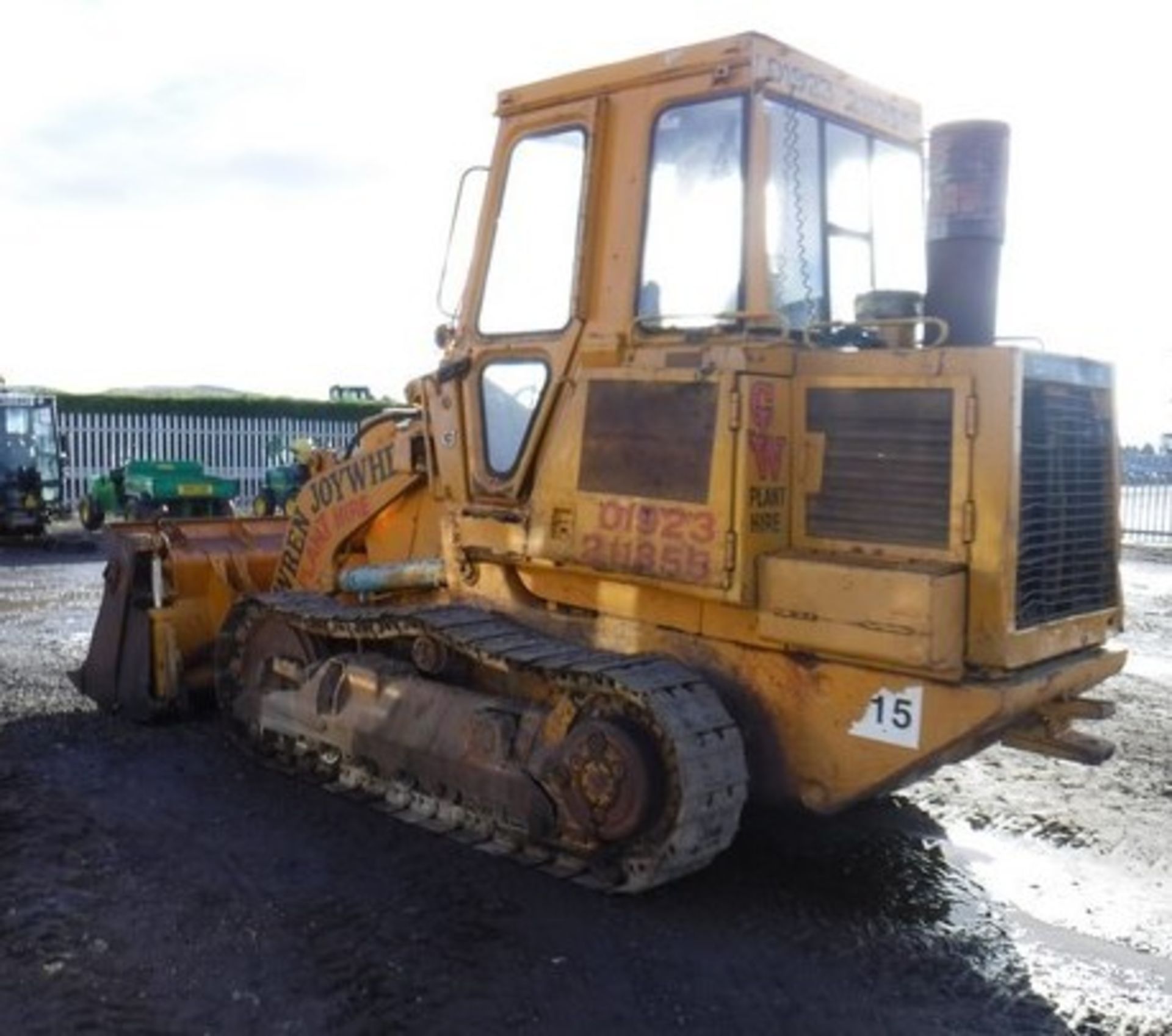 1995 CATERPILLAR 943 S/N45V1UP 11,943 hrs (not verified) **NON-RUNNER** - Bild 7 aus 17