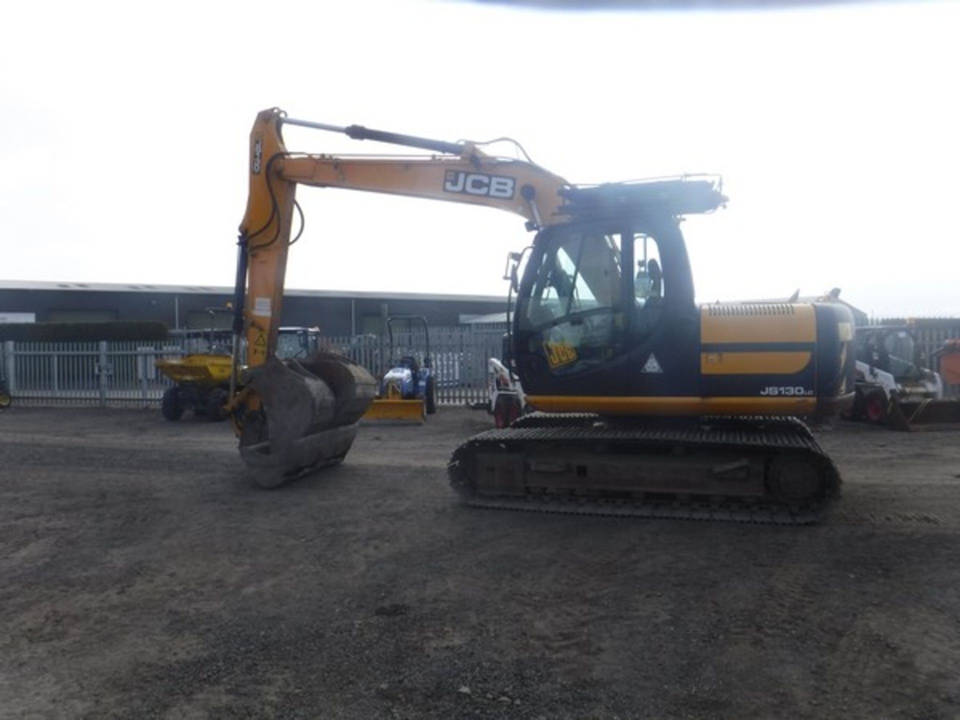 2001 JCB JS130 hydraulic excavator 5134hrs (not verified). Lift capacity 13147 kg. Fully - Image 6 of 11