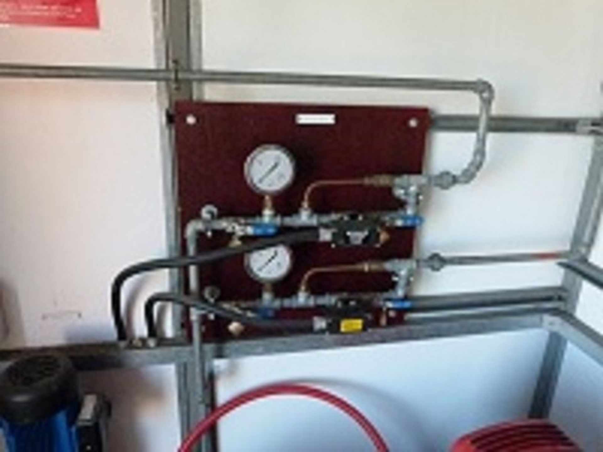 1999 self-contained electric water pumping station with all ancillary control equipment co - Image 2 of 9